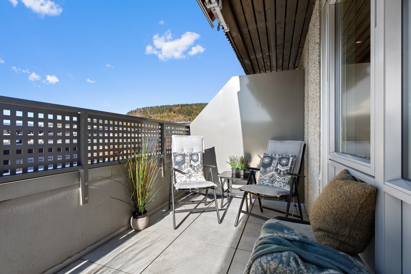 Levegg mot nabo Galleribilde