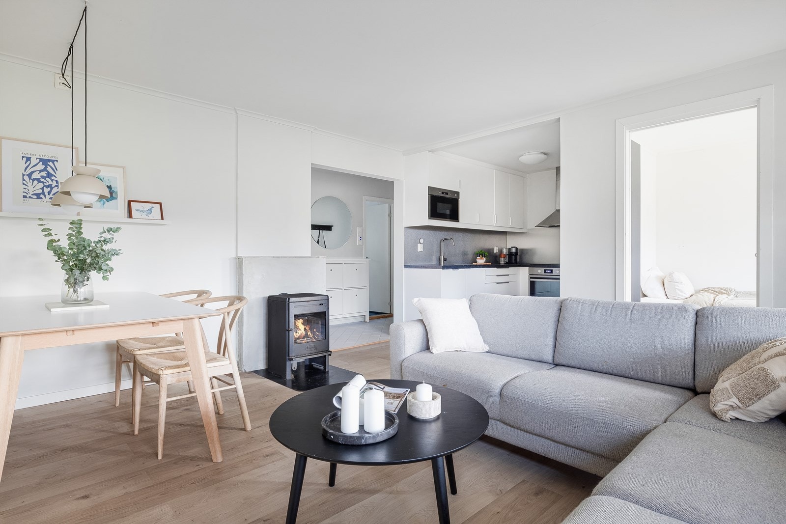 Koselig vedovn i stuen - gir ekstra varme og stemning på kalde vinterdager Galleribilde