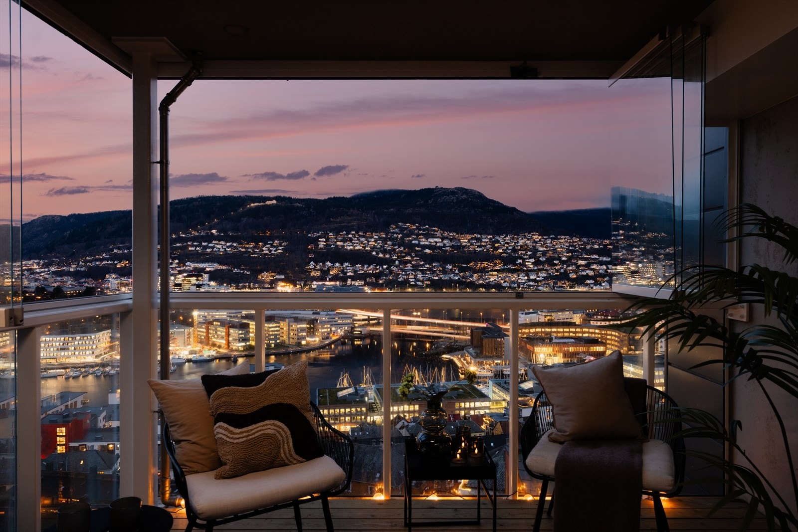 Aktiv Eiendomsmegling v/ Tobias N-Pedersen har gleden av å presentere Skoglien 33! Foto: Alex Coppo. Galleribilde