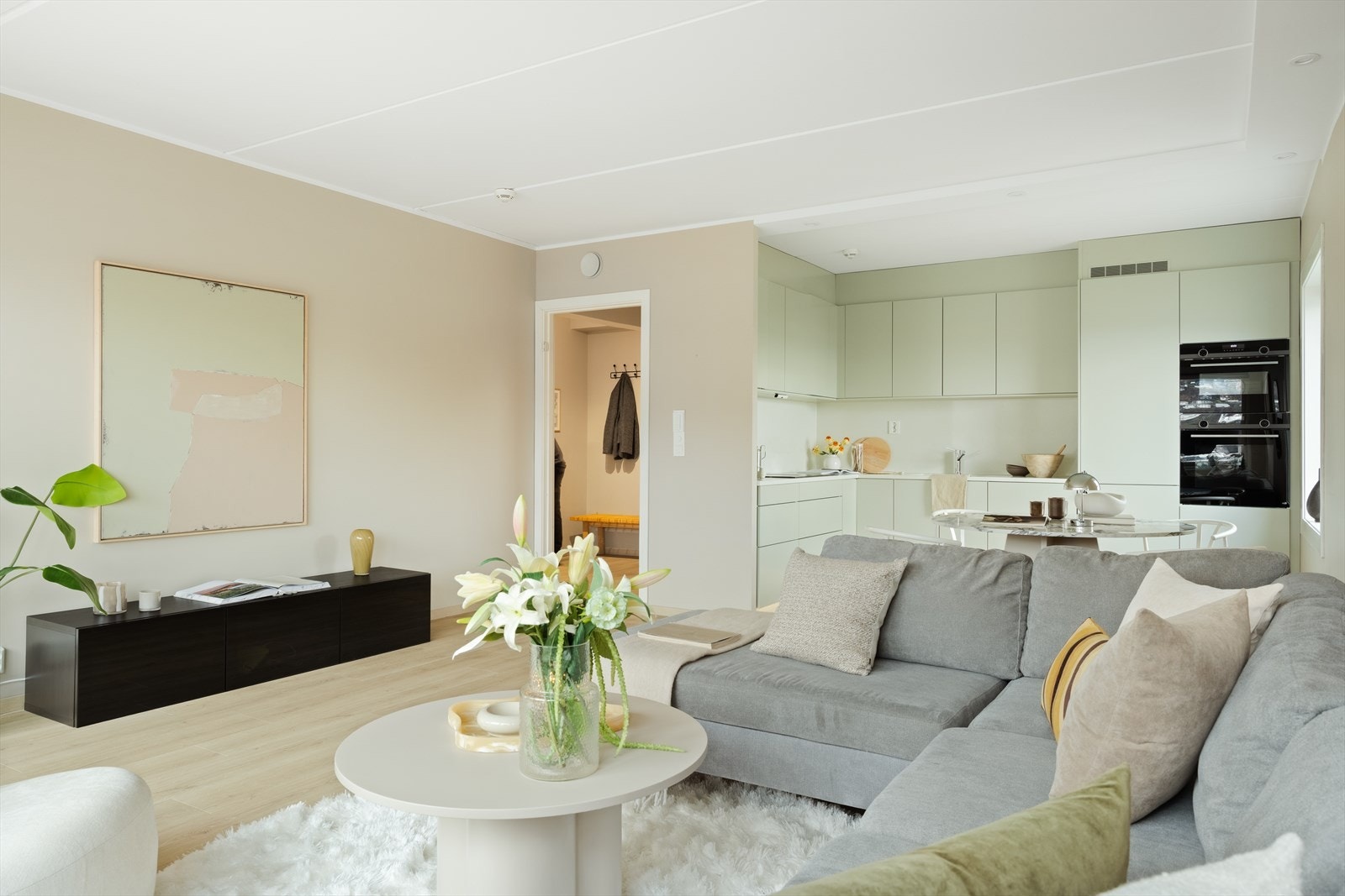 Det er mye inkludert i felleskostnadene som varmtvann/sentralvarme, TV/internett og kommunale avgifter Galleribilde