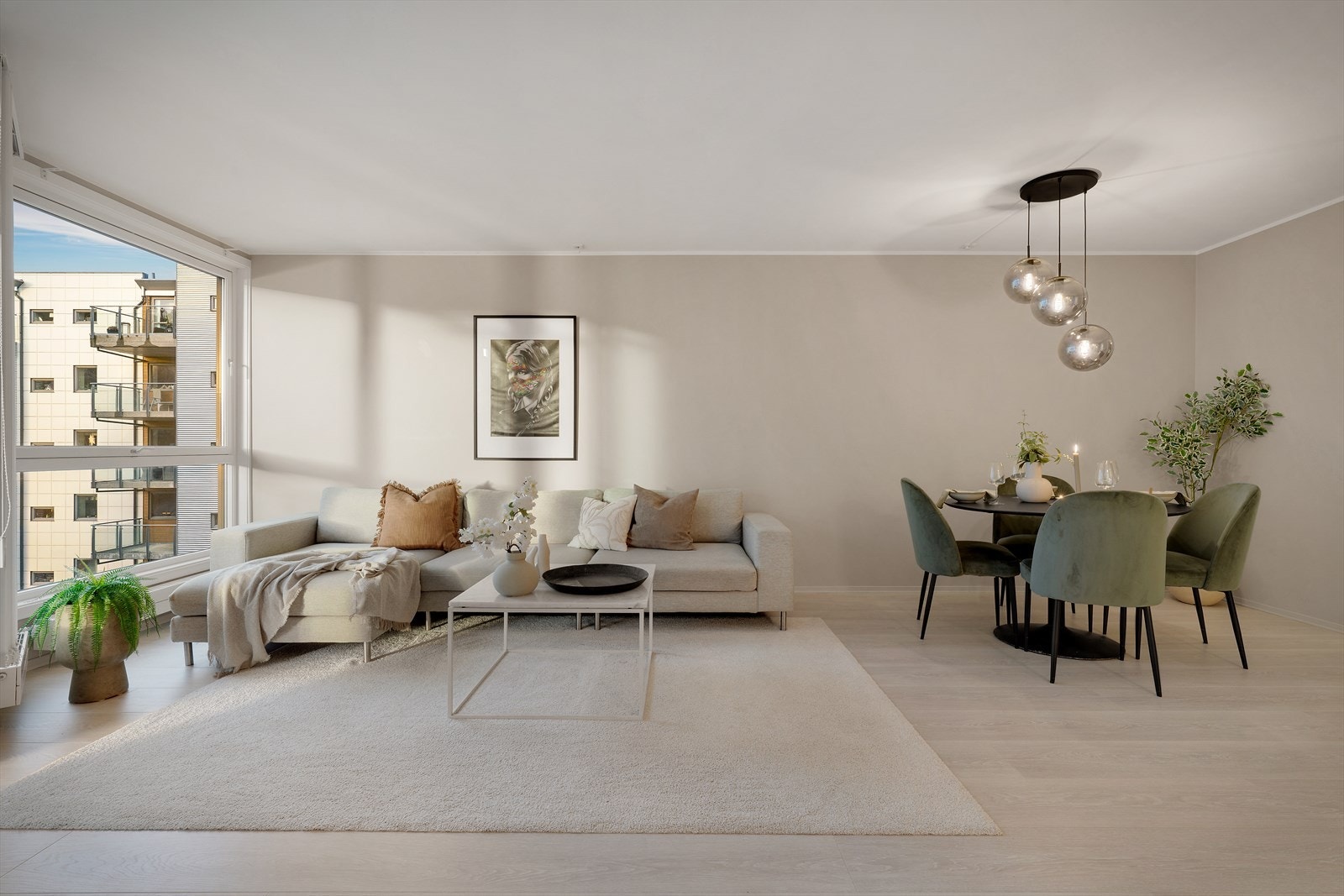 - Åpent stueareal som enkelt kan innredes i hver sin naturlige sone - Galleribilde