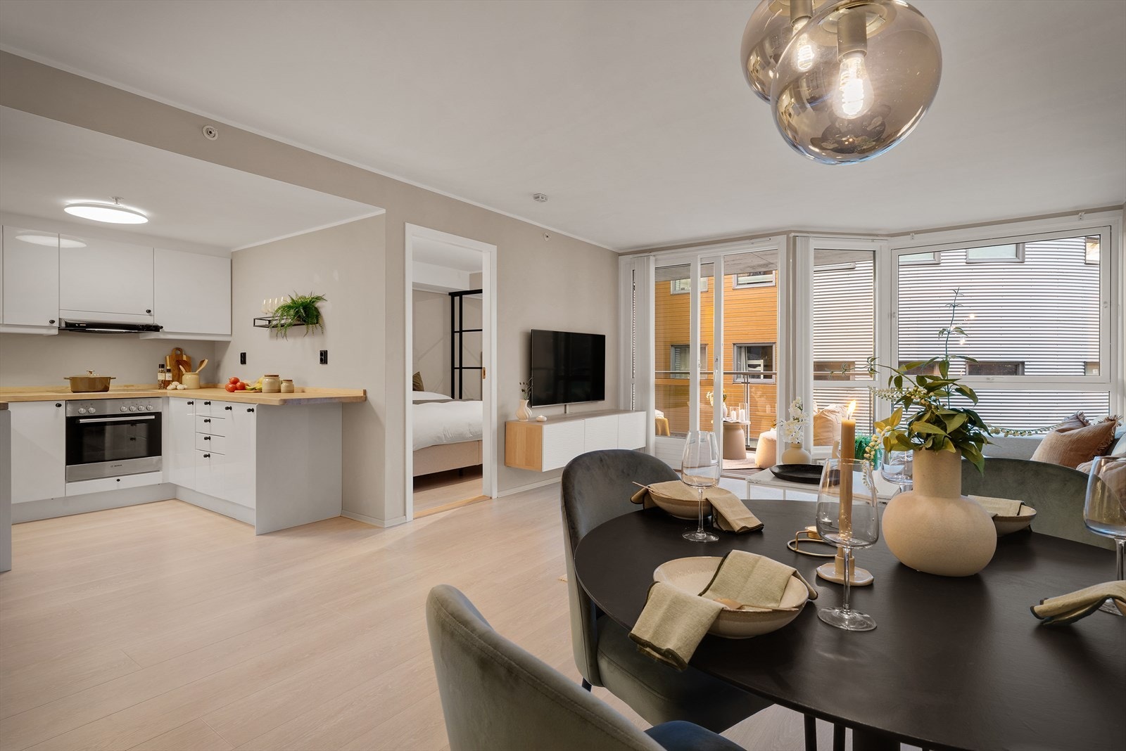 - Hele leiligheten har blitt oppgradert de siste årene, legg merke til kvalitetsparkett på gulv - Galleribilde