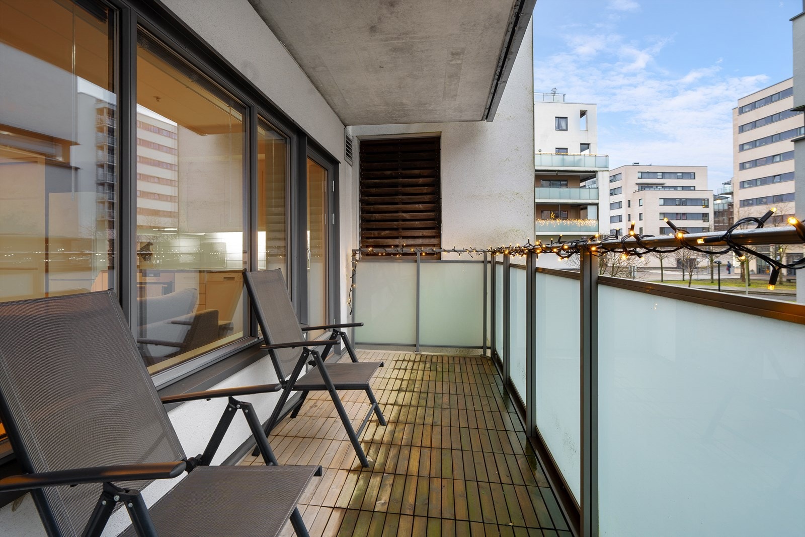 God utsyn over nabolaget. Galleribilde