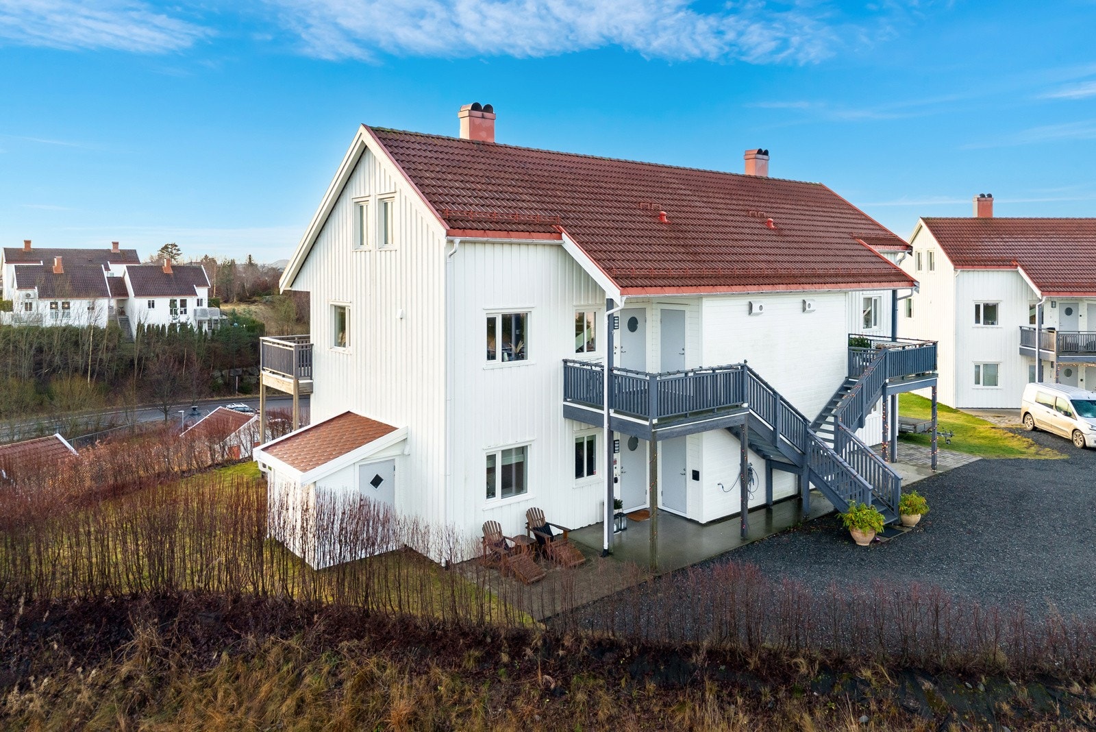 Leiligheten har en super beliggenhet innerst på tomta. Galleribilde