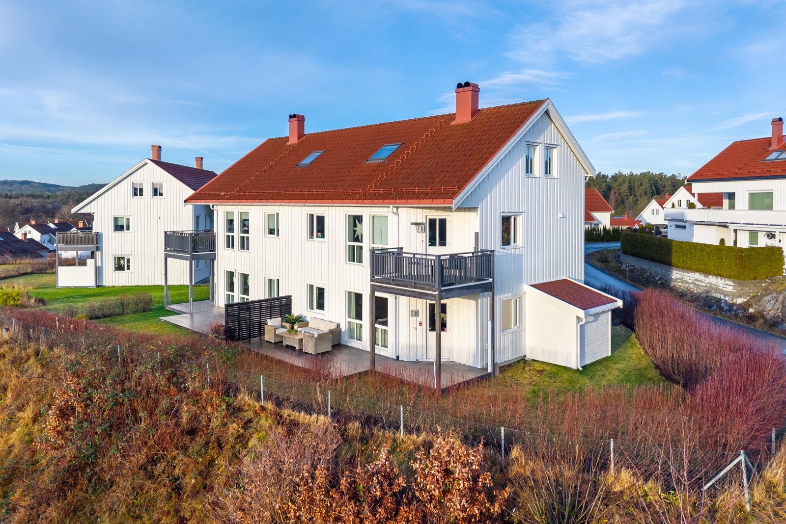 Velkommen til Bringebærveien 38B- Presentert av Adrian Hamre Evensen v/Meglerhuset & Partners Arendal! Galleribilde