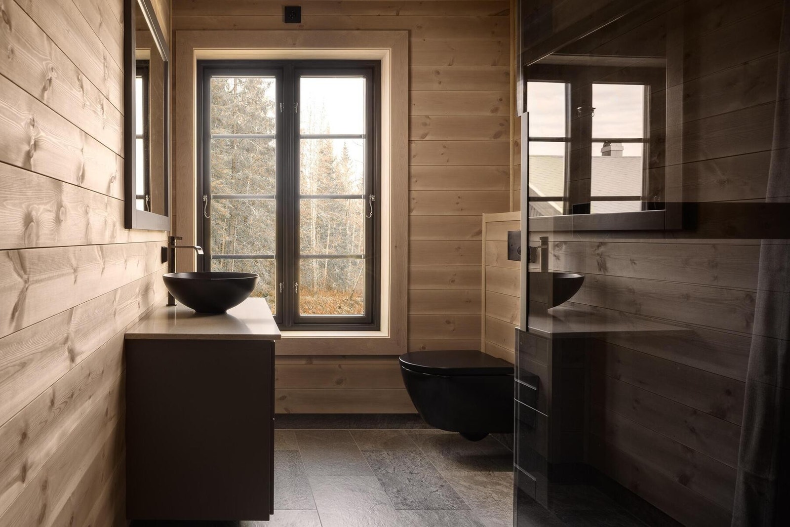 Foto fra bad i visningshytte Rognli med oppstue på Hellerudsletta Galleribilde