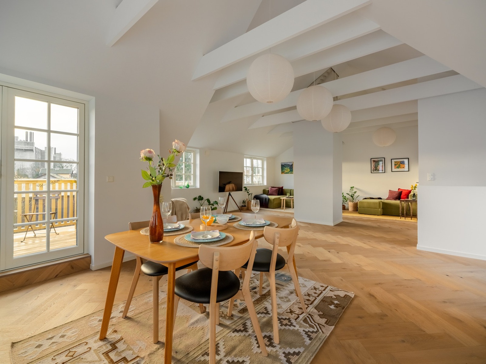 Arealet i denne etasjen er på hele 63 kvm, og det kan enkelt lages et soverom til her for de som trenger det. Galleribilde