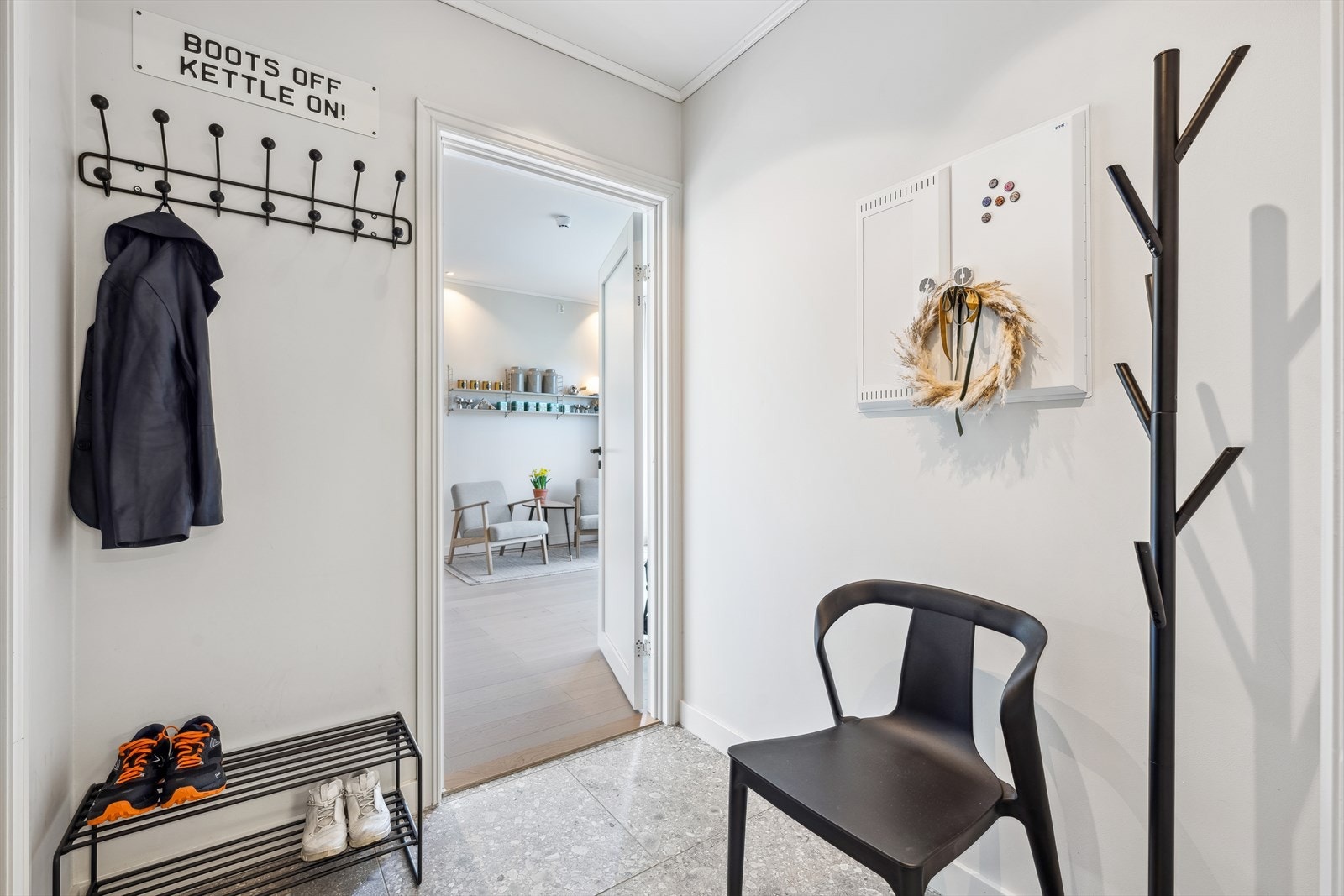 Praktisk entre Galleribilde