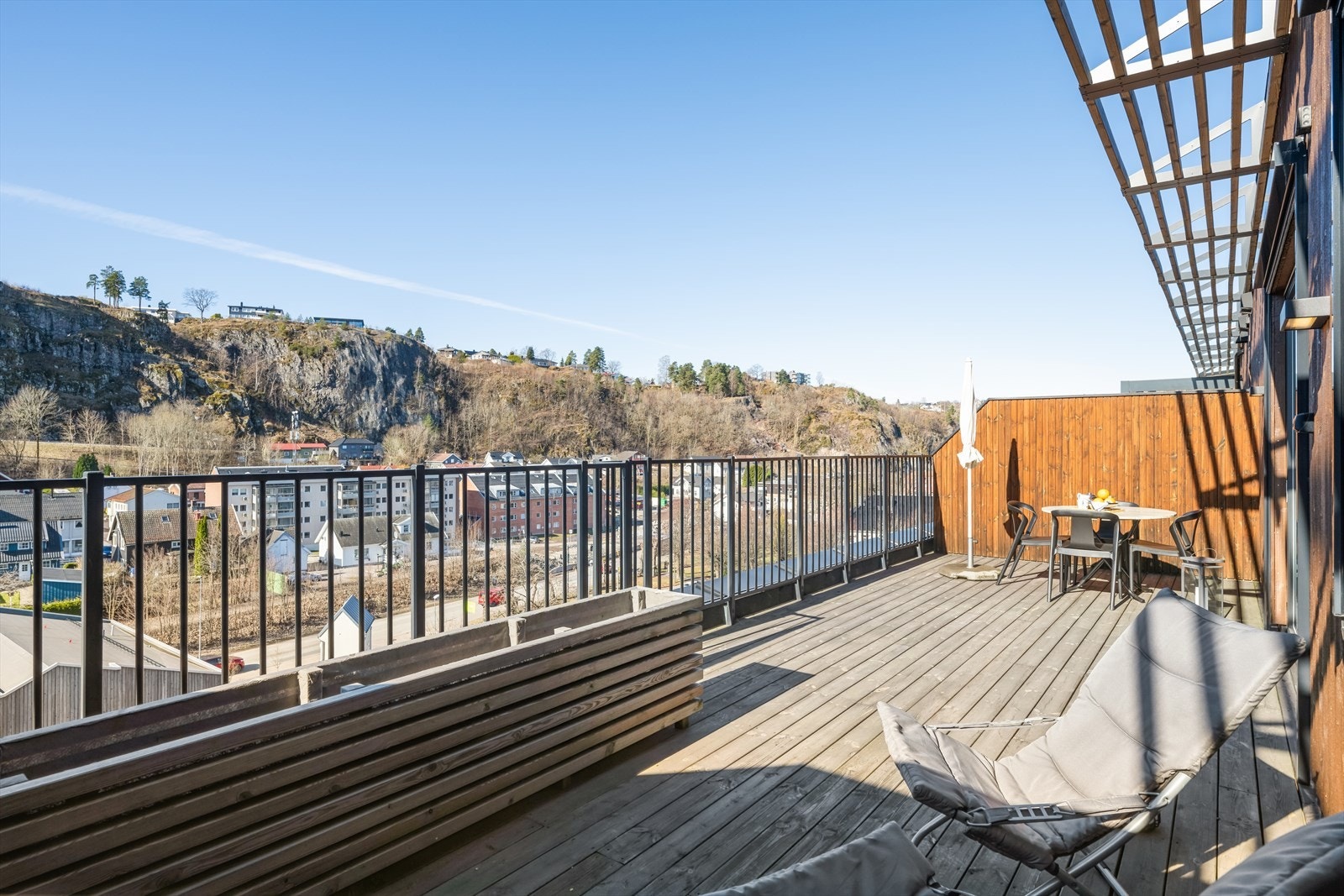 Nydelig vestvendt terrasse Galleribilde