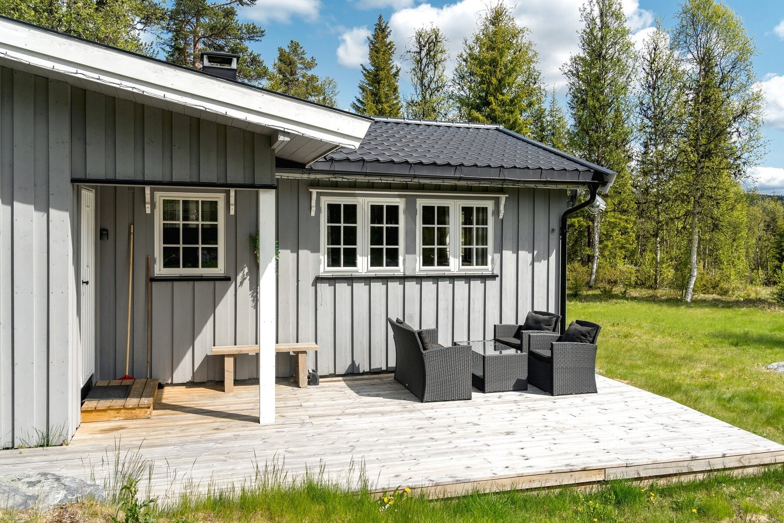 Vestvendt og solrik terrasse på ca. 25 kvm. Galleribilde