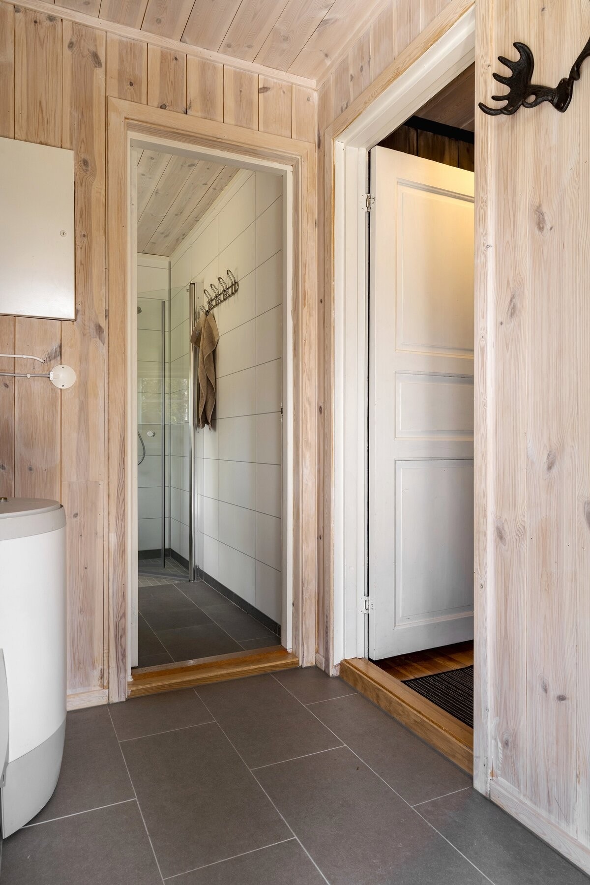 Fra entréen er det inngang til badet. Galleribilde