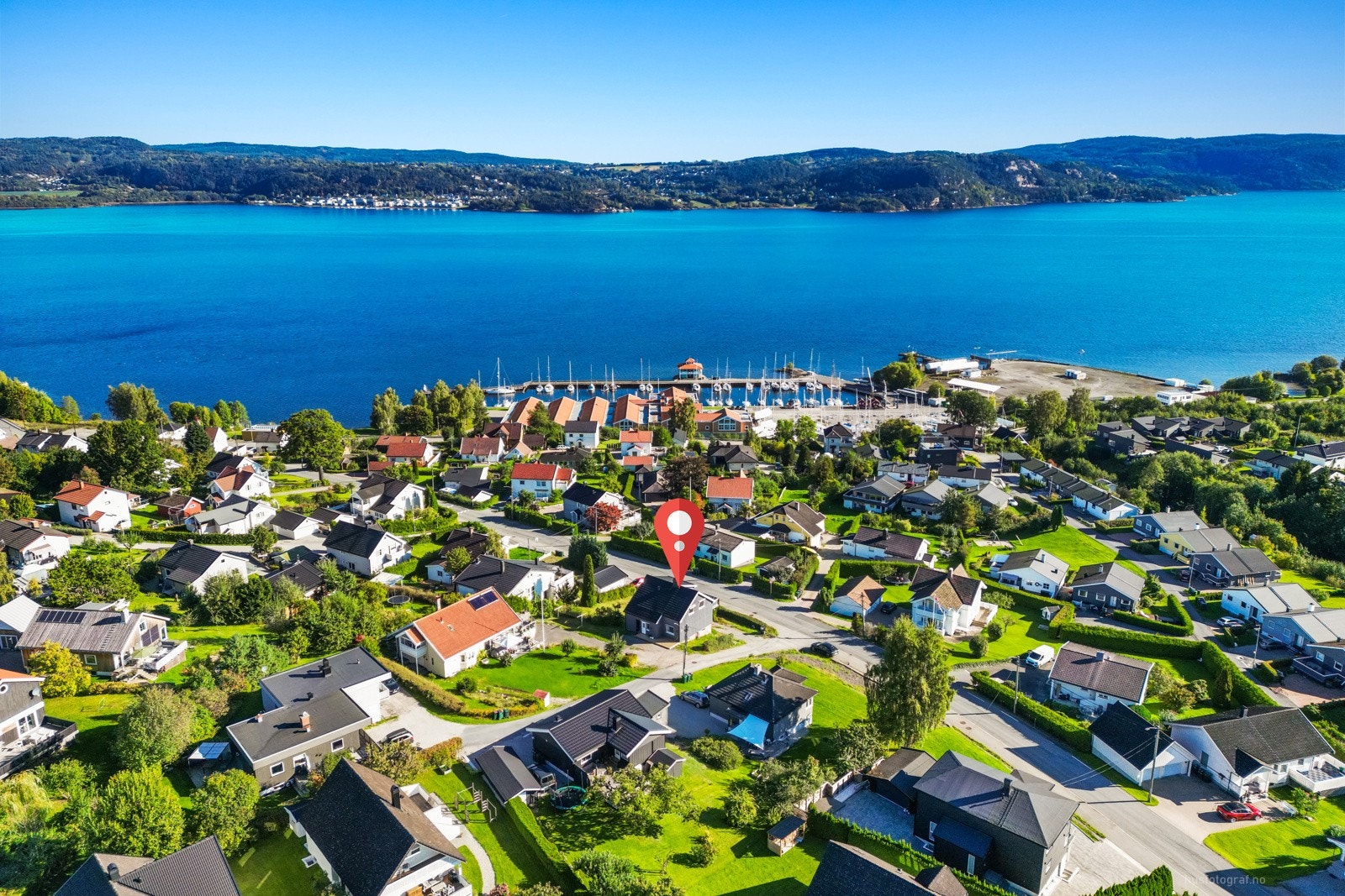 Her bor du rett ved Drammensfjorden og utallige turområder i marka/Nordbykollen, samtidig som det er god tilgjengelighet til skoler, barnehager, buss og matvarebutikker. Galleribilde