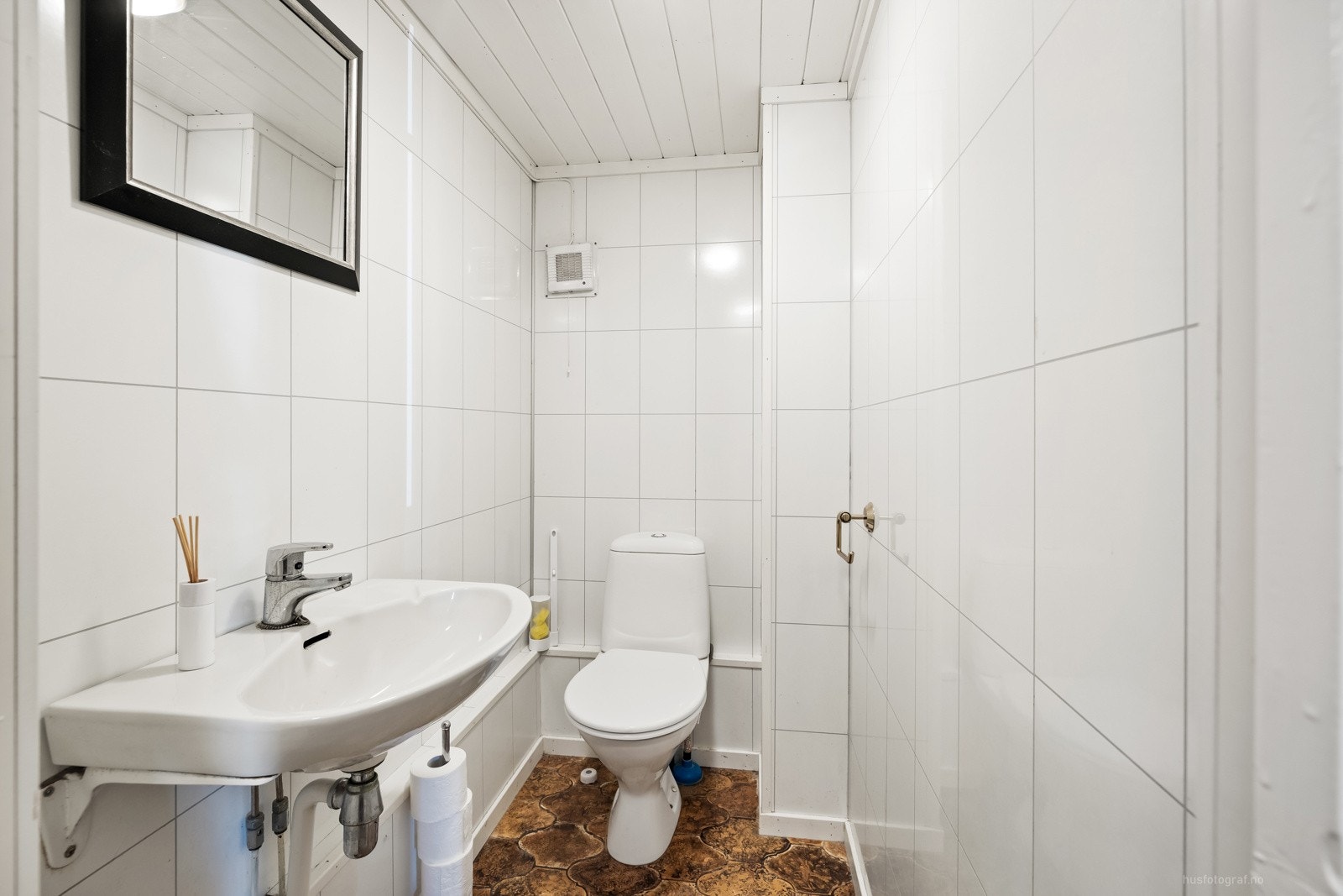 Toalettrommet fikk nye veggplater i 2012. Galleribilde