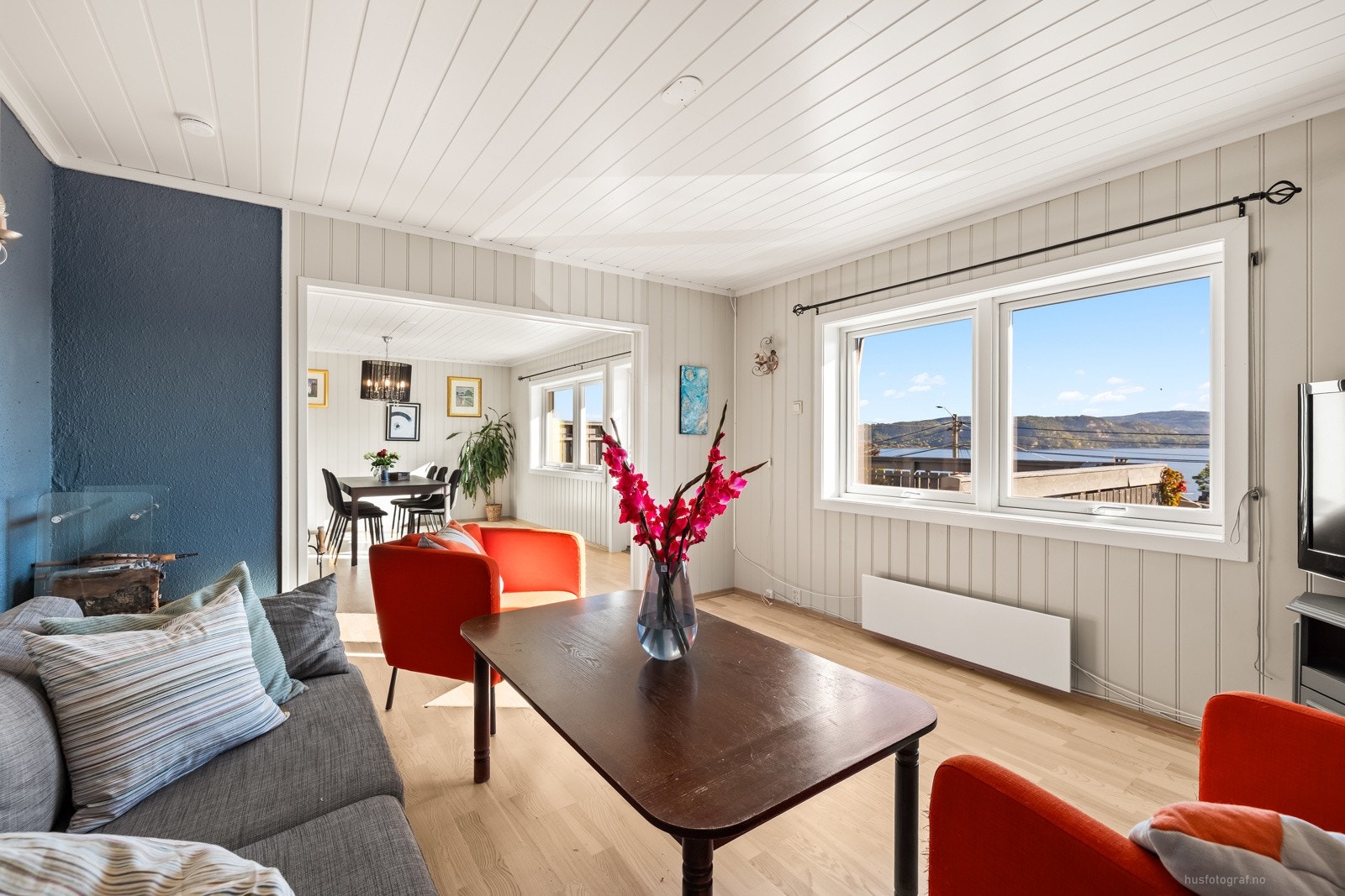 Den flotte utsikten kan også nytes innendørs. Galleribilde