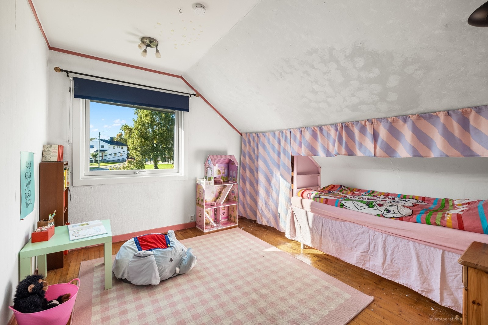 Soverom. Galleribilde