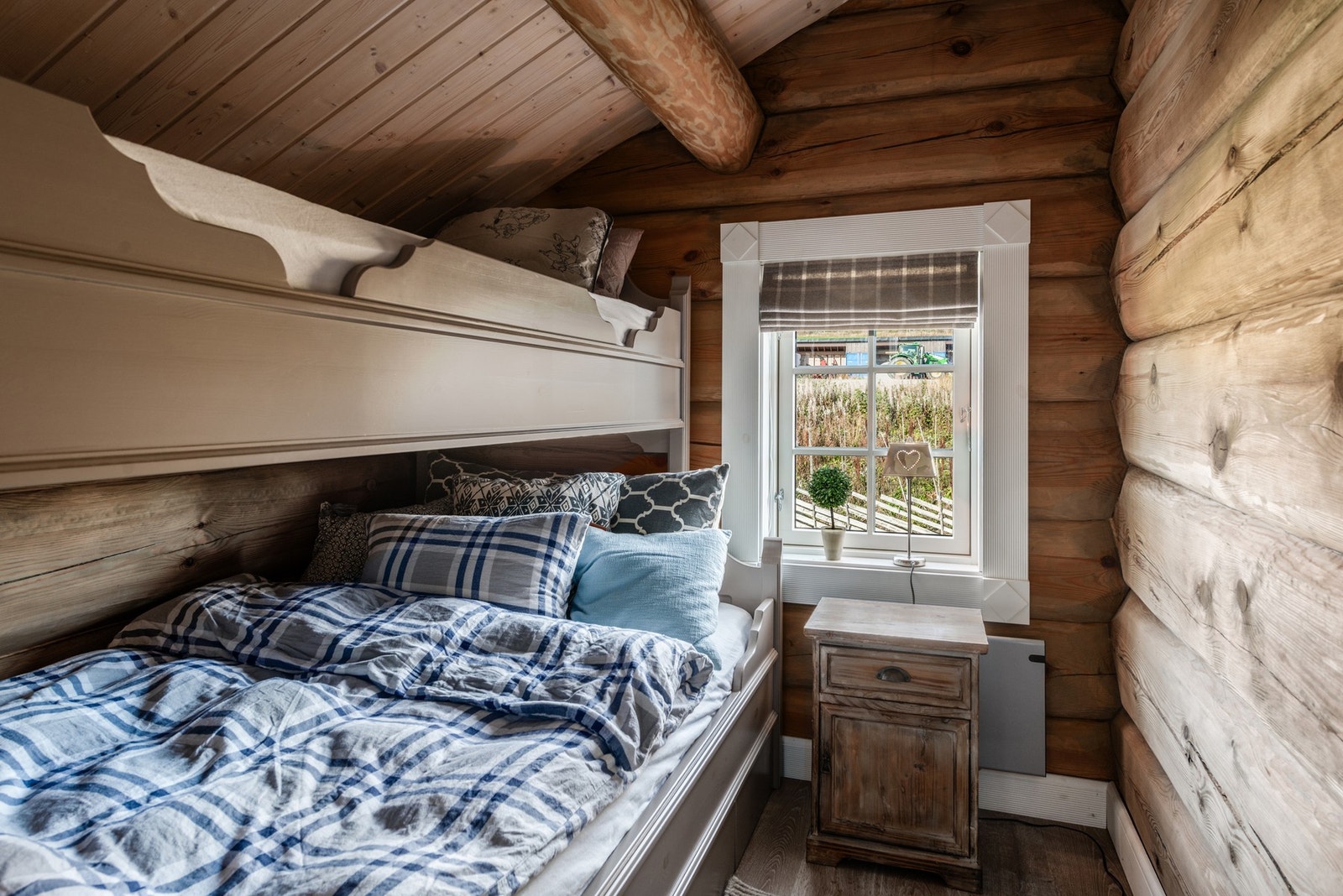 I 2. etasje er det to koselige soverom. Galleribilde