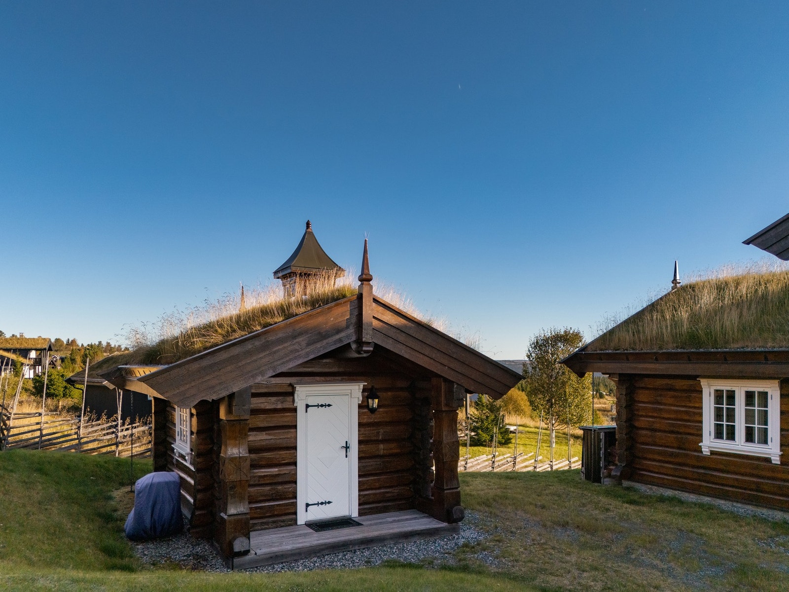 Annekset har flere bruksområder og har god plass for oppbevaring av ved, ski, sykler og annet utstyr. Galleribilde