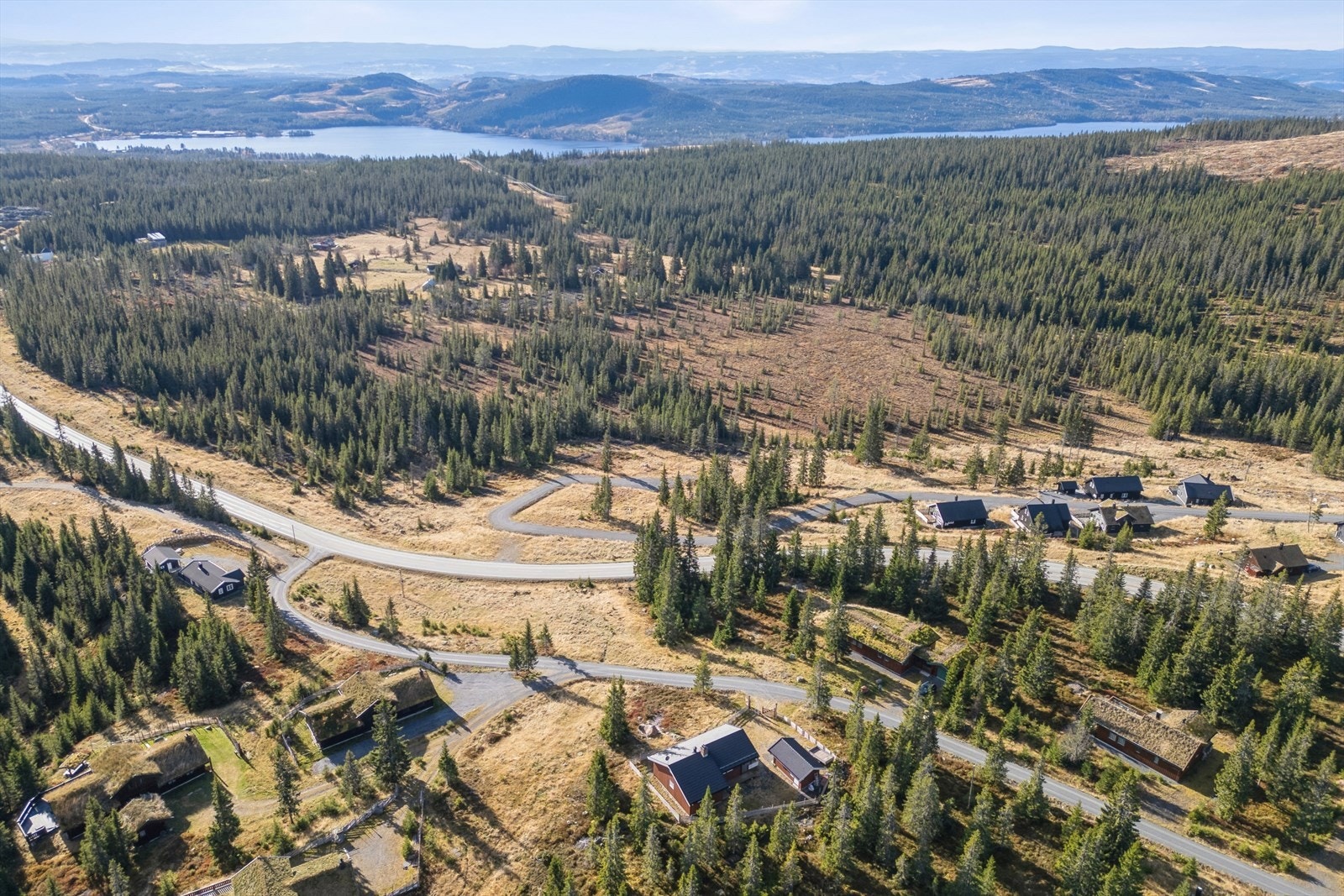 Kort vei til Sjusjøen Skisenter og Sjusjøen Langrennsarena, kun 5 minutter med bil. Galleribilde