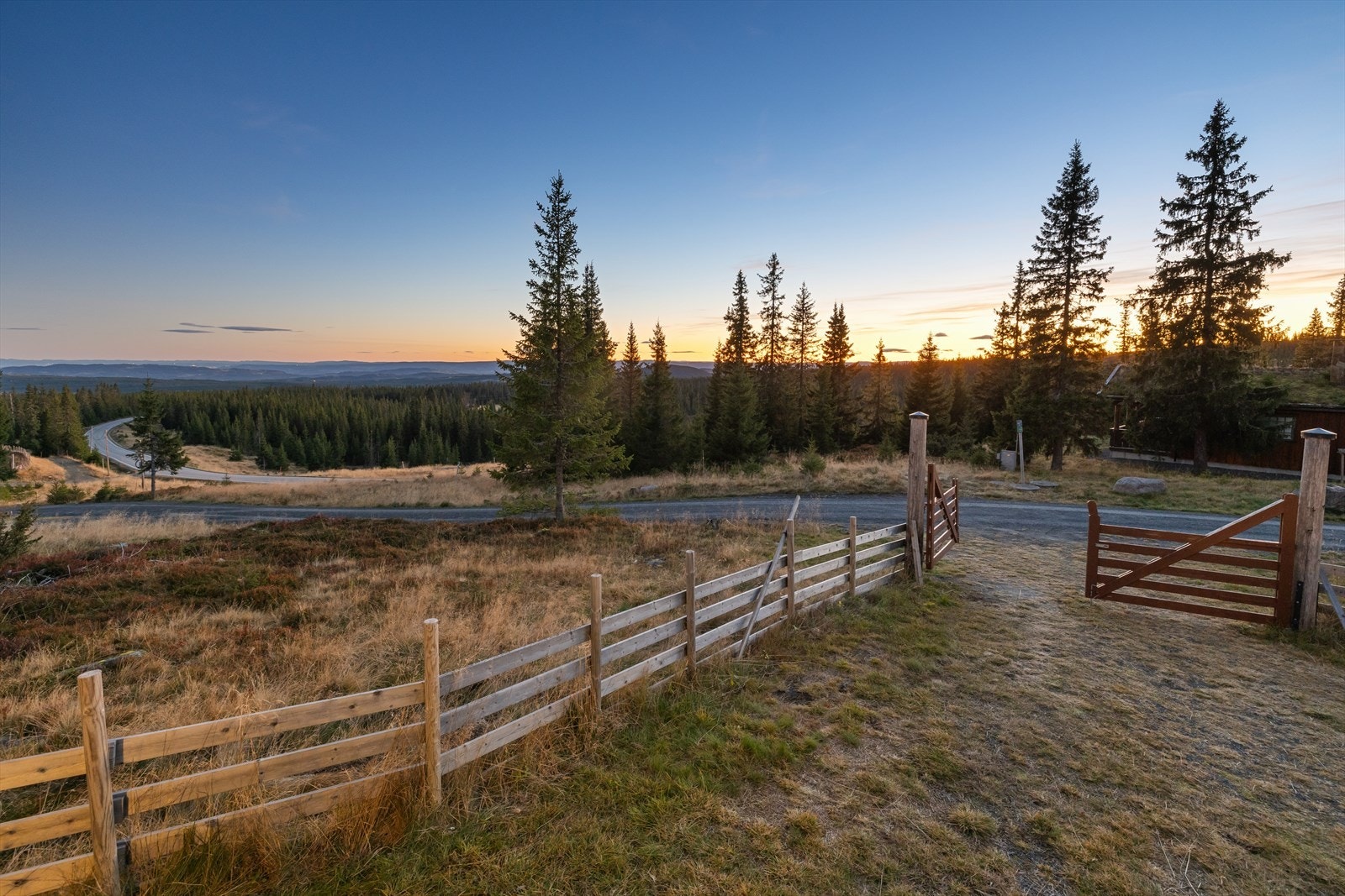 Beliggenheten gir en følelse av ro og nærhet til fjellet. Galleribilde