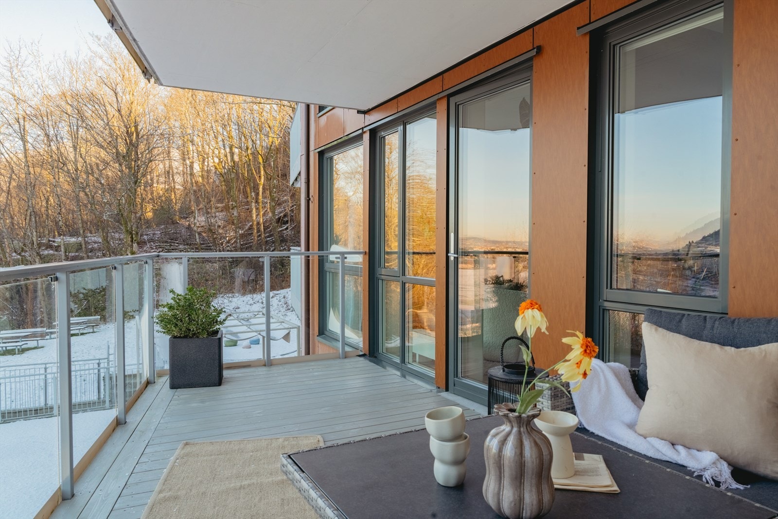 Fra stuen er det utgang til solrik balkong målt til 14m². Galleribilde