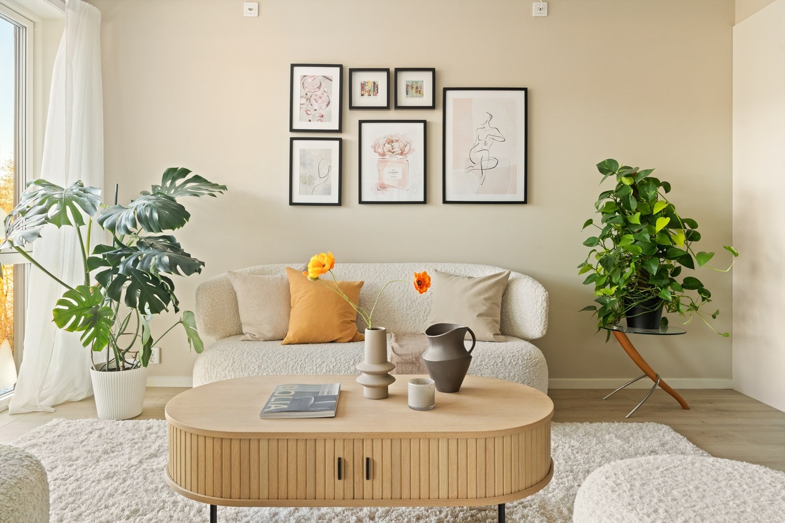 Gulvet i stue/kjøkken ble lagt i 2022. Galleribilde