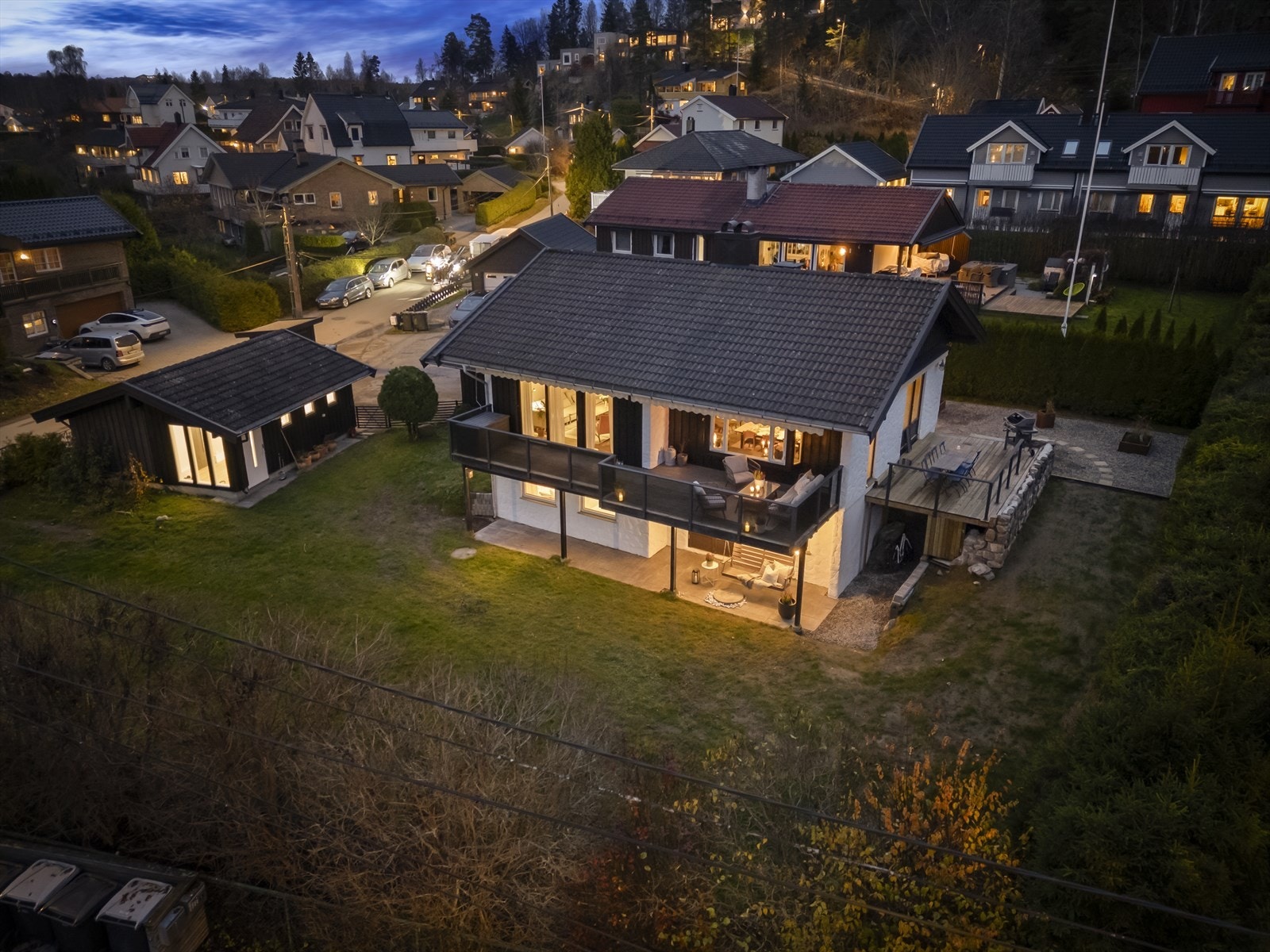 Hyggelig og god plass både inne og ute. Galleribilde