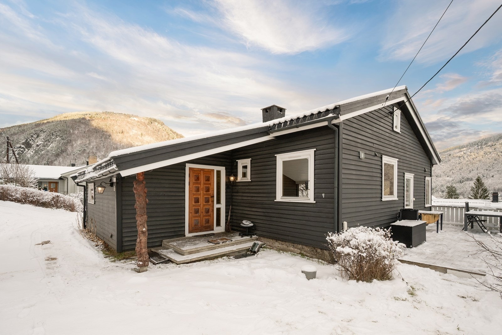 Planløsningen byr på ett plan og kjeller. Galleribilde