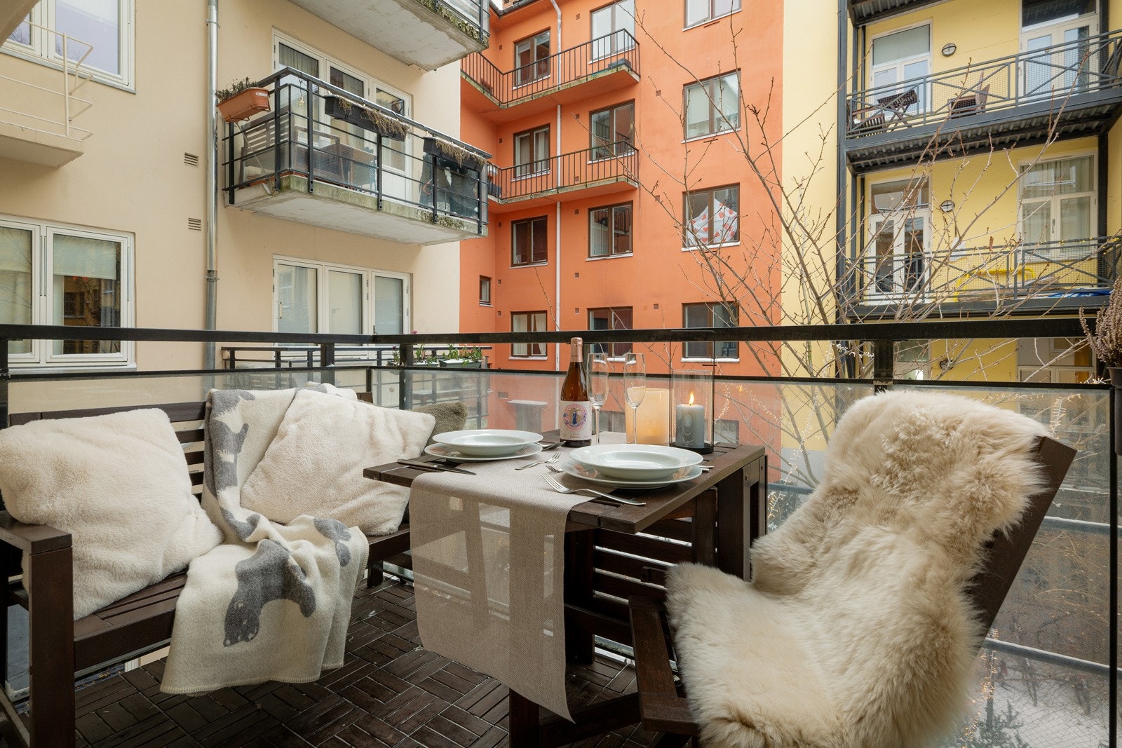 Her kommer du til en lys og lekker 4-roms beliggende i rolig blindgate på Tøyen. Galleribilde