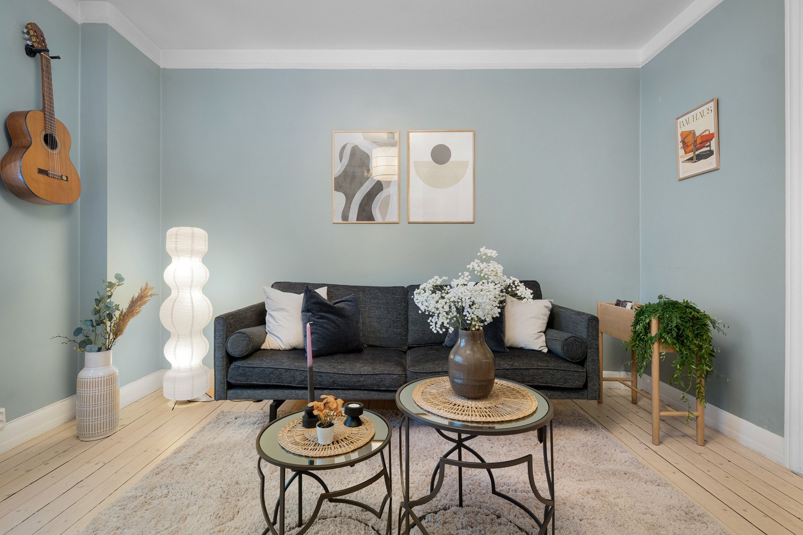 Leiligheten har en innbydende og pen stue. Galleribilde