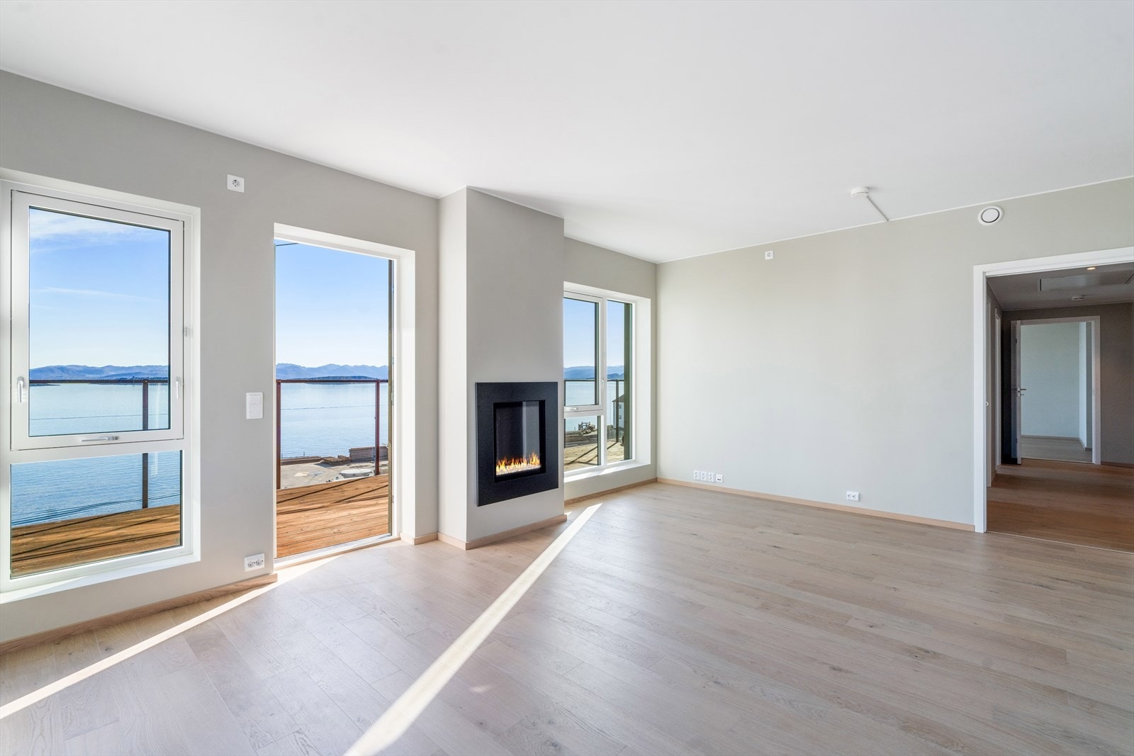 Stue med sjøutsikt Galleribilde