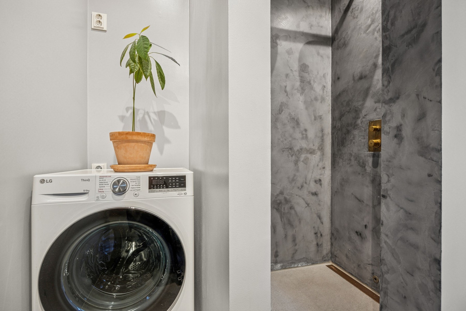 Det er opplegg for vaskemaskin. Galleribilde