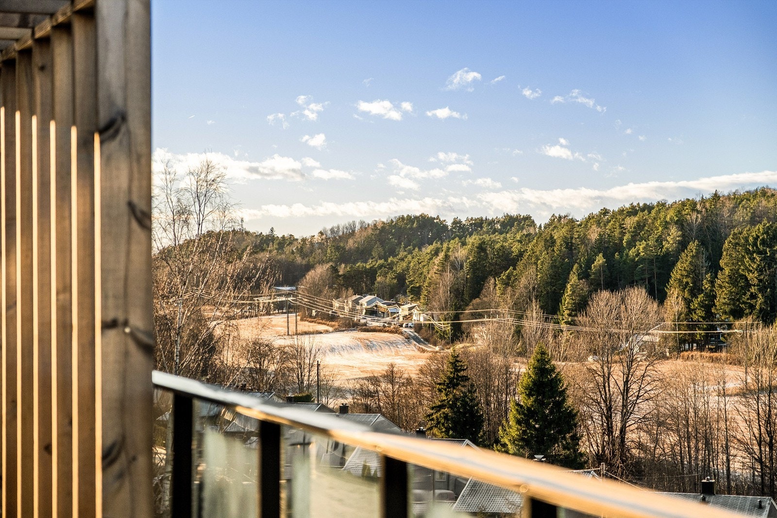 Utsikt i syd-vestlig retning fra altanen. Galleribilde
