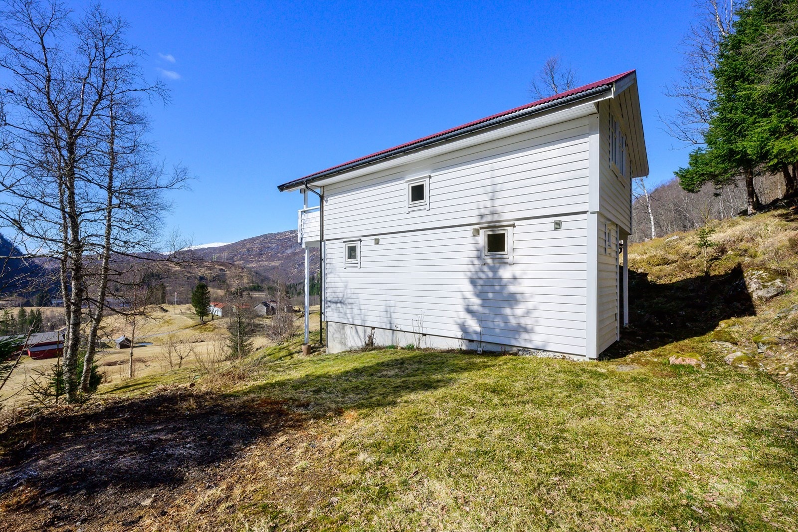 Uteplassen er ypperlig for lek og morro for store og små. Galleribilde