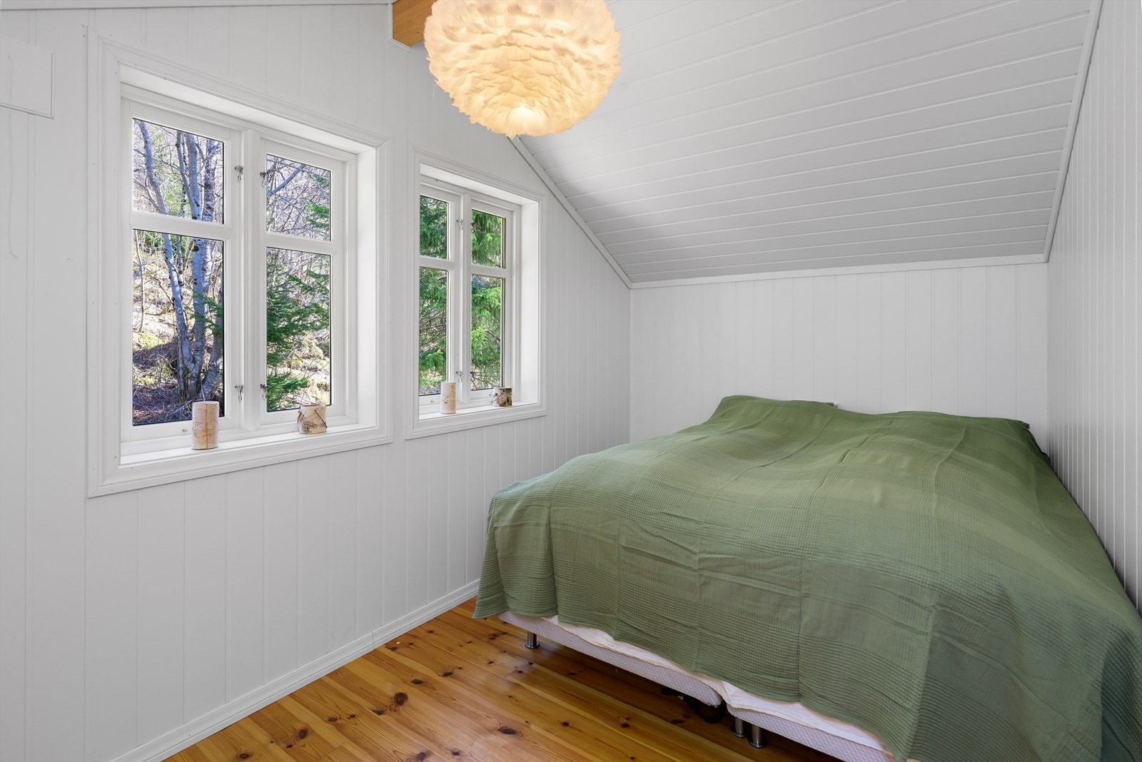 I loftsetasjen finner vi 3 soverom. Galleribilde