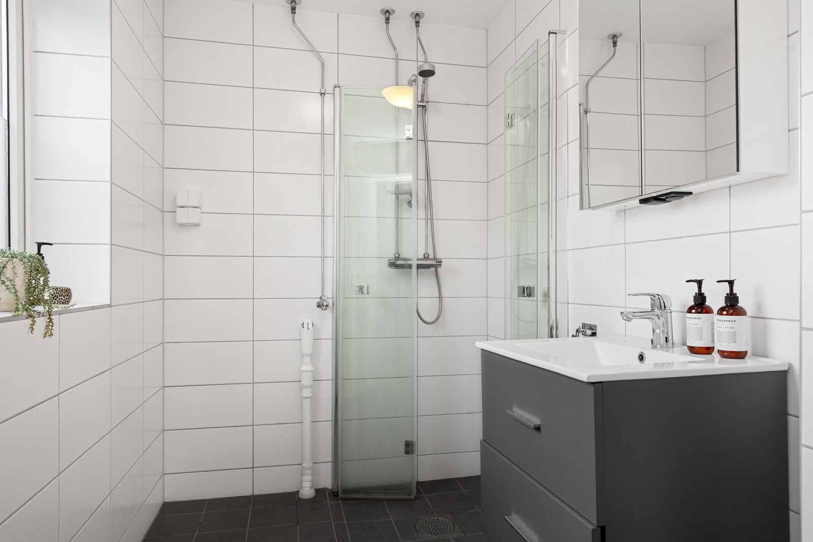 Opplegg til vaskemaskin på badet Galleribilde