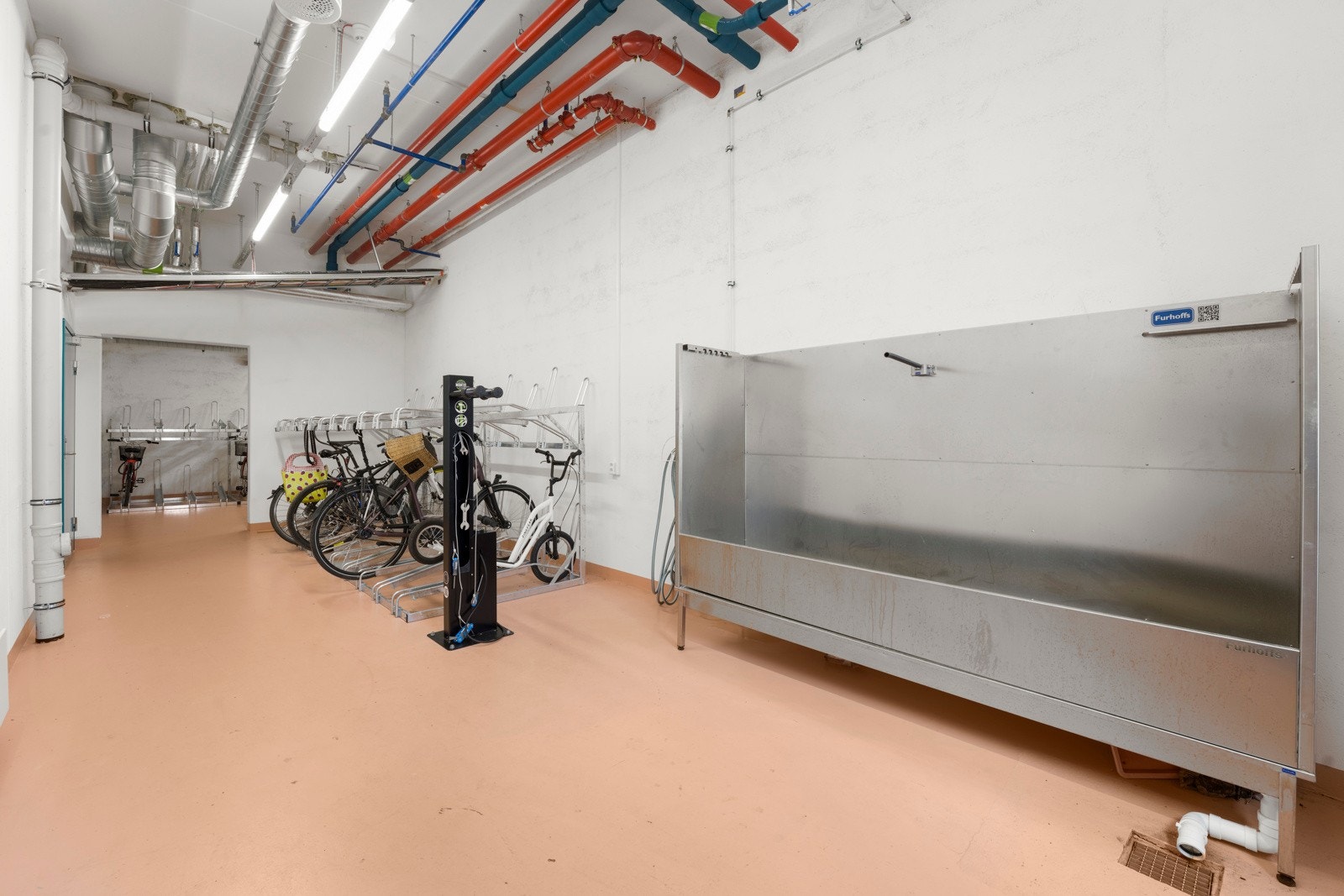 Sykkelvask/sykkelparkering. Galleribilde