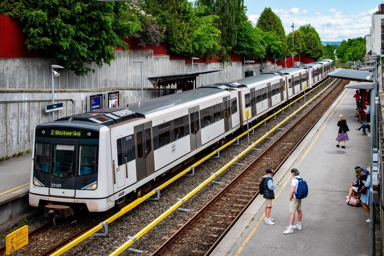 Området har et godt kollektivtilbud, med både buss og T-bane lett tilgjengelig. Med T-banen kommer du deg raskt og enkelt til Majorstuen på kun 11 minutter Galleribilde