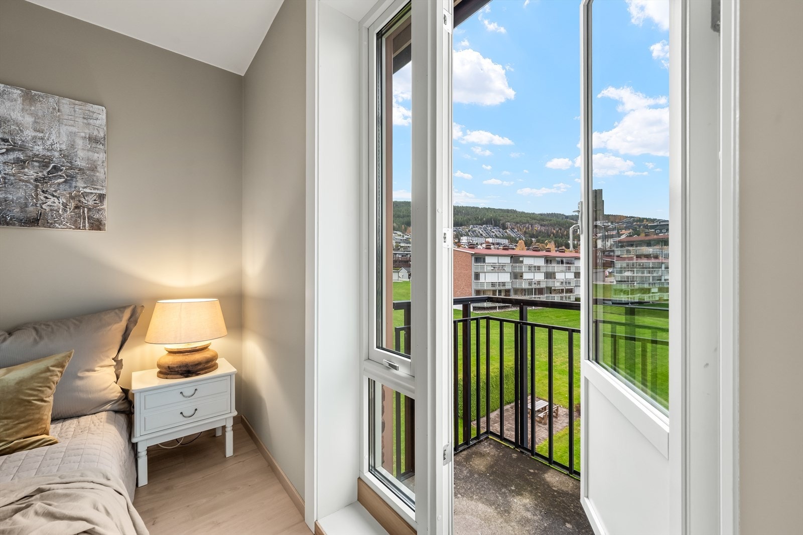 Liten luftebalkong på ca 1,5 kvm. Galleribilde