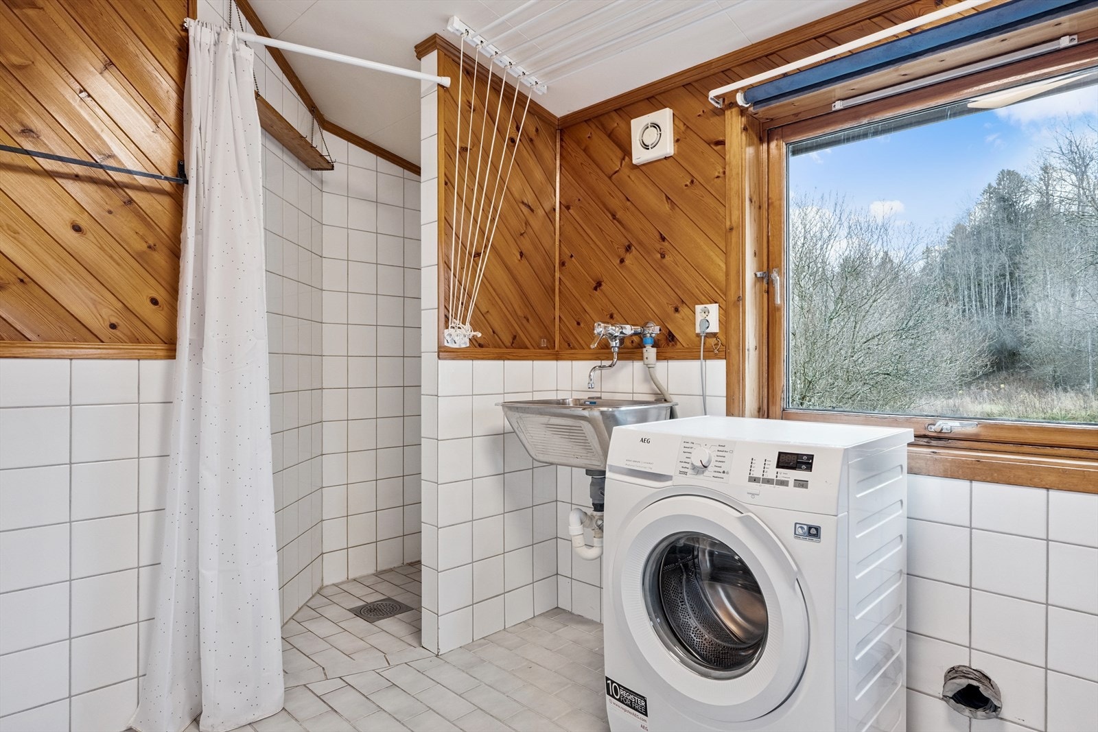 Vaskerom i tilbygg fra 1995. Galleribilde