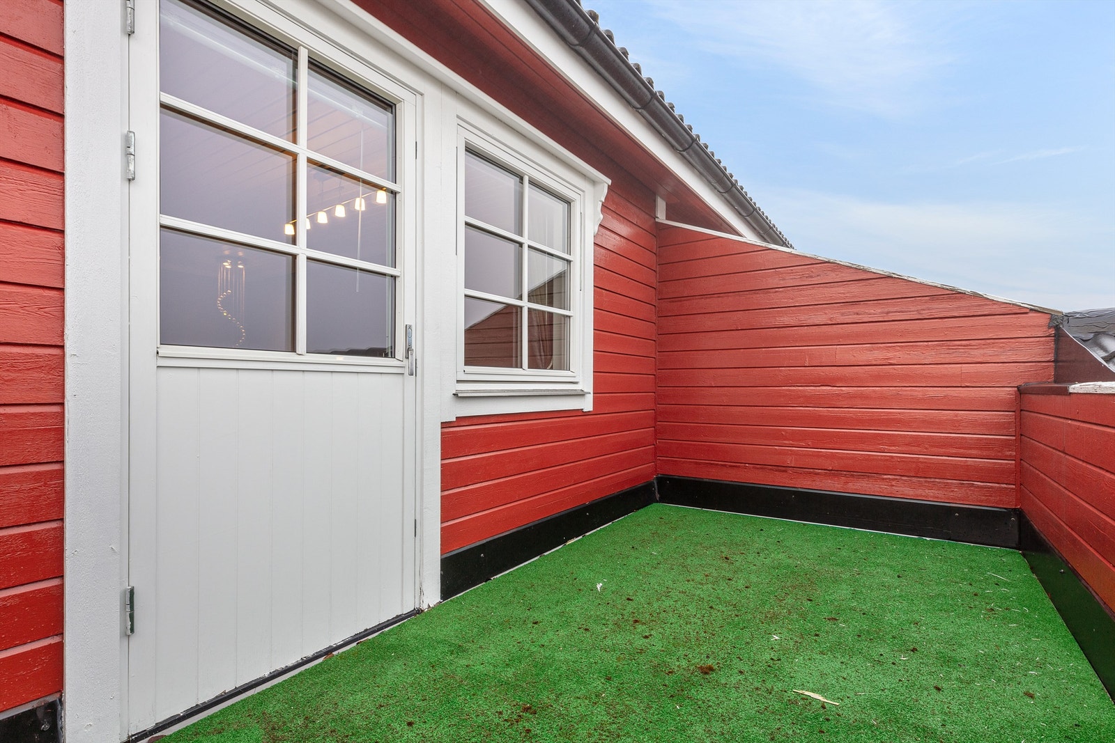 Solrik og luftig balkong på ca 9 kvm. Galleribilde