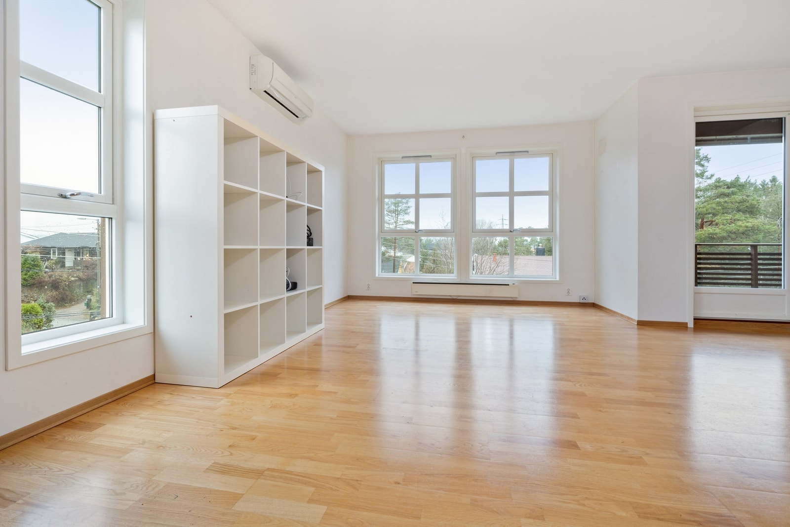 Gode møbleringsmuligheter på stuen. Galleribilde