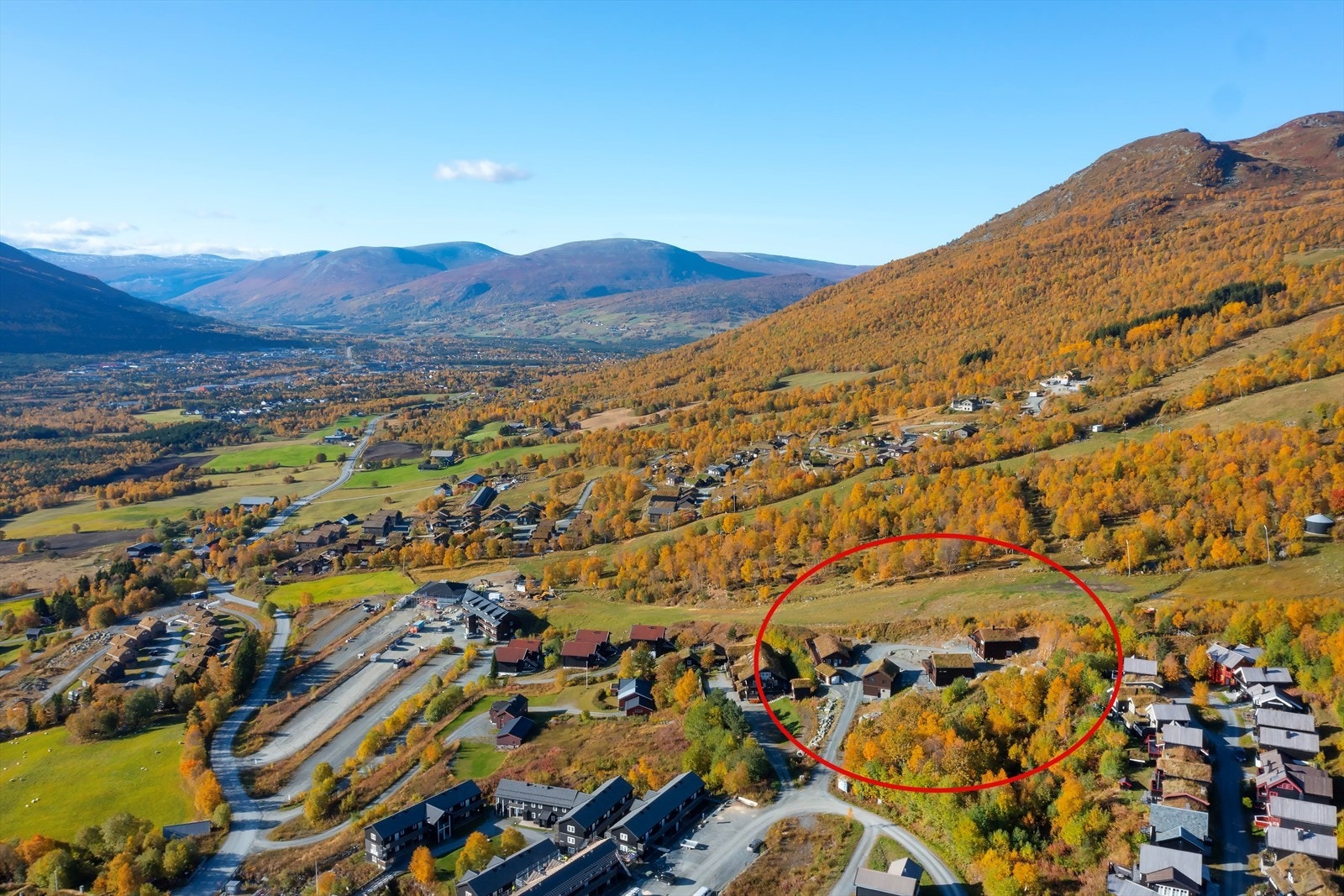 Oversiktsbilde mot sentrum i sør og Skjørstadhovden i vest Galleribilde