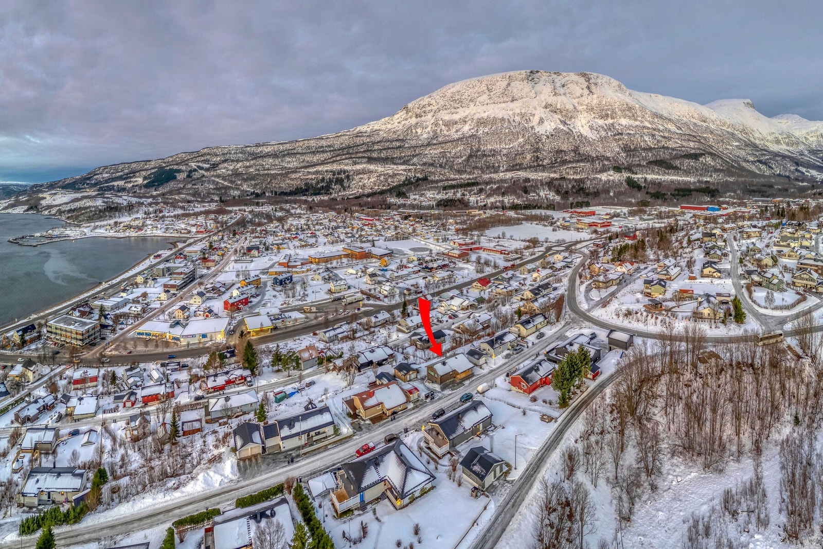 Attraktiv beliggenhet med gangavstand til butikker, treningsenter, serveringsteder mm. Galleribilde