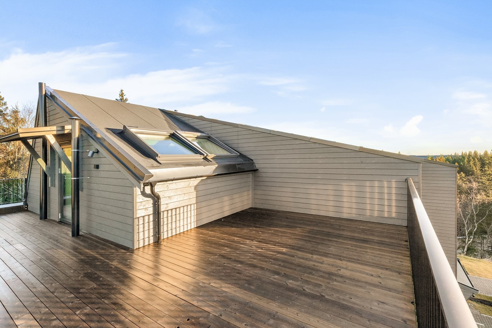 Nydelig, skjermet takterrasse med flotte solforhold. Galleribilde