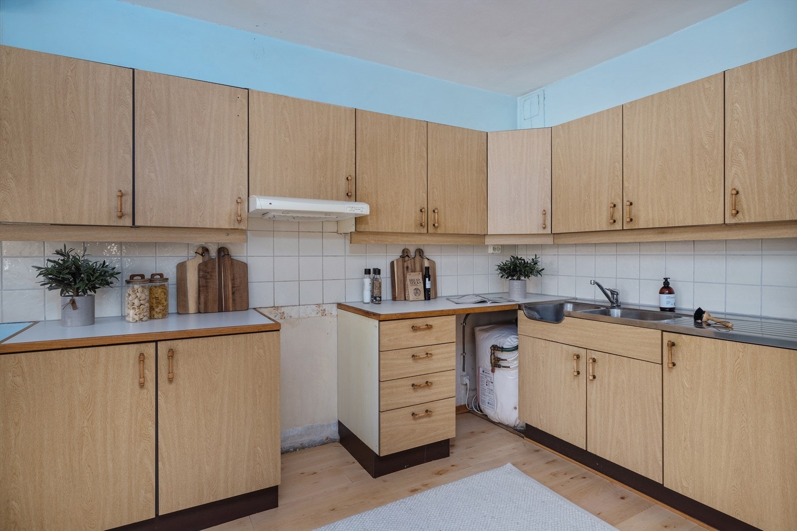 Godt med benk og skapplass Galleribilde