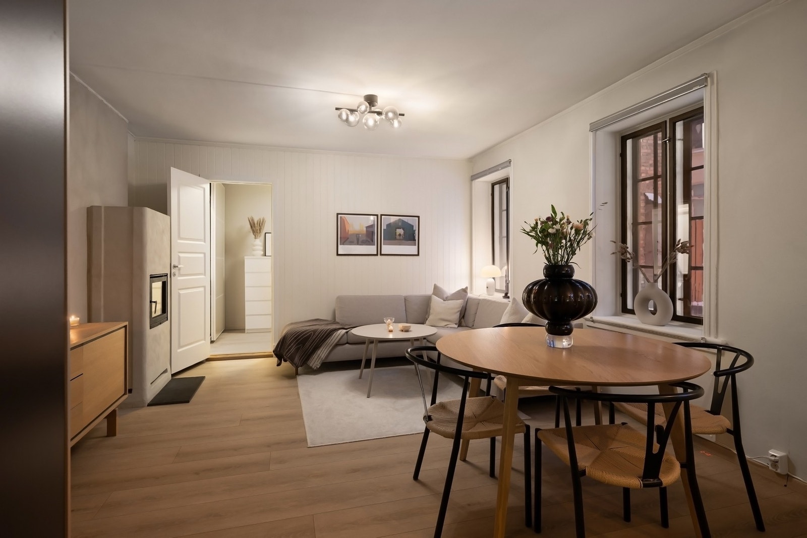 Lys og attraktiv 2-roms aksjeleilighet - Hele leiligheten vender mot fredfull og lukket bakgård. Galleribilde