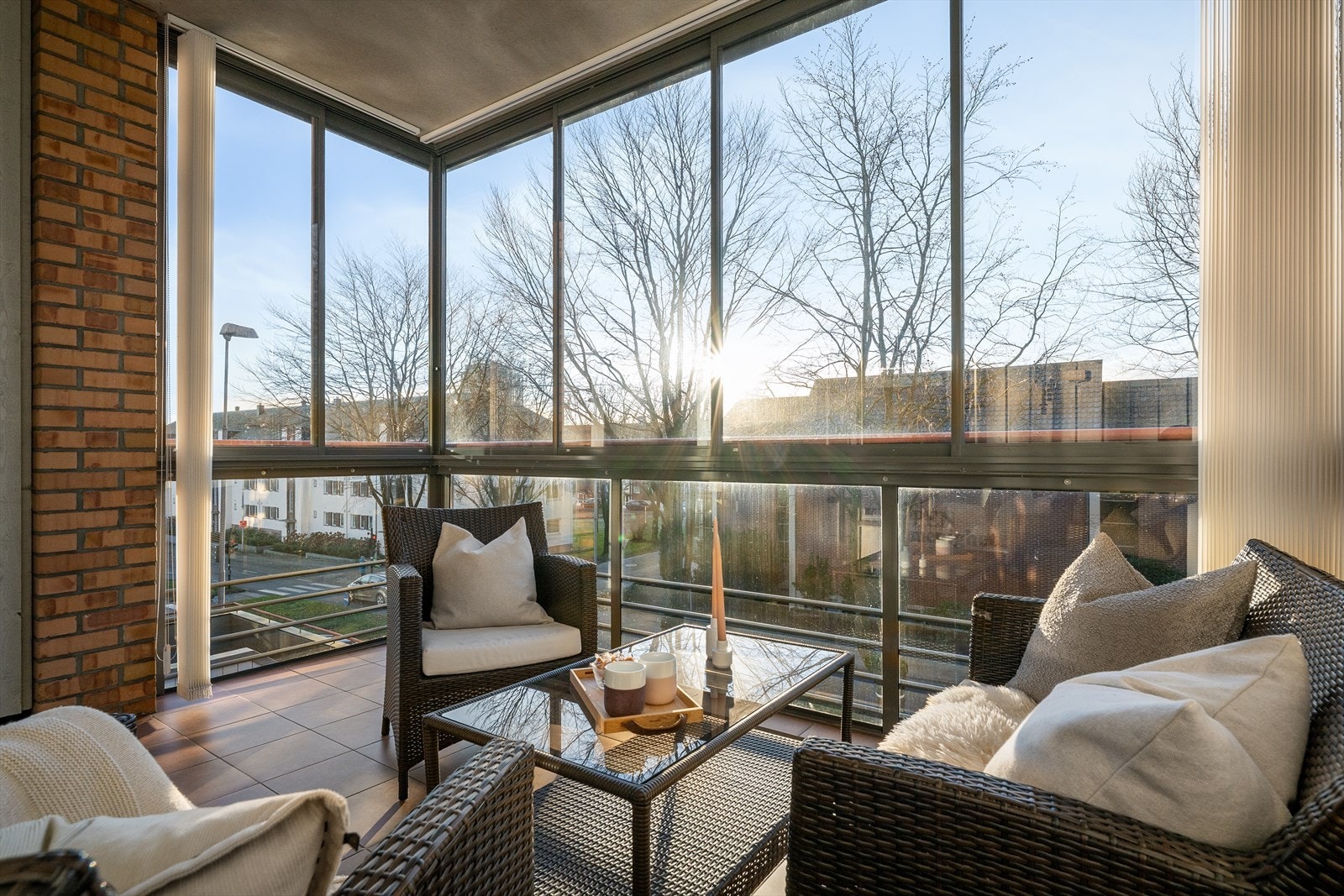 Solrik, innglasset balkong på 12 kvm. Galleribilde