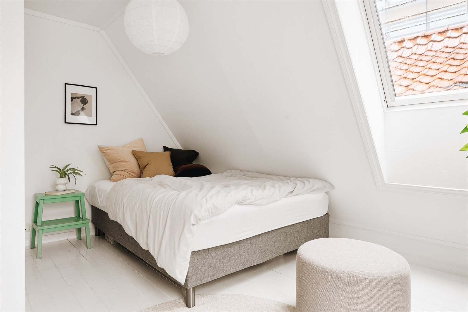 Rommene er romslige og måler 10,4m² og 9,6m². Galleribilde