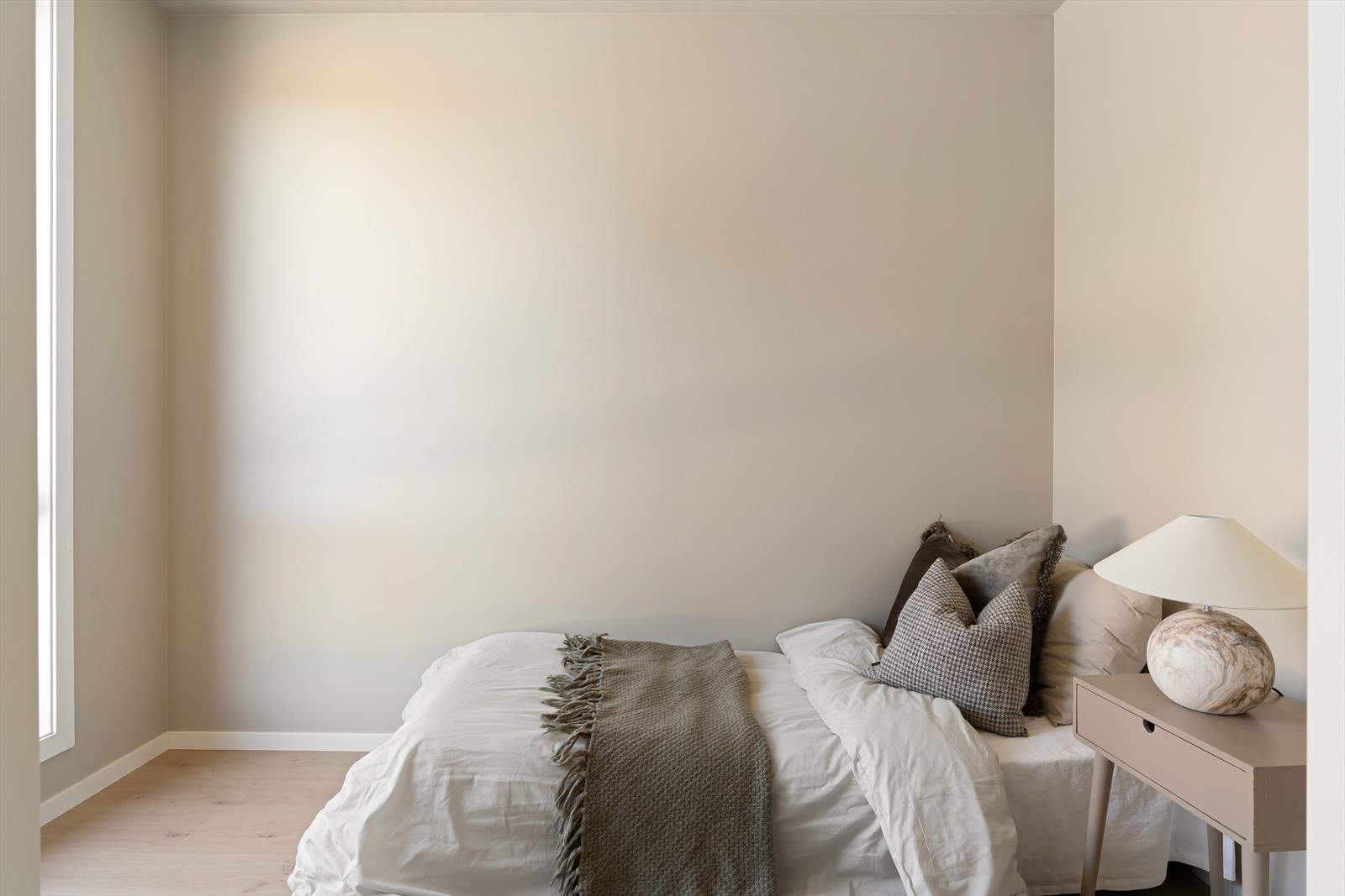 Soverom 1. etg. (bilde tatt fra bolig 118) Galleribilde