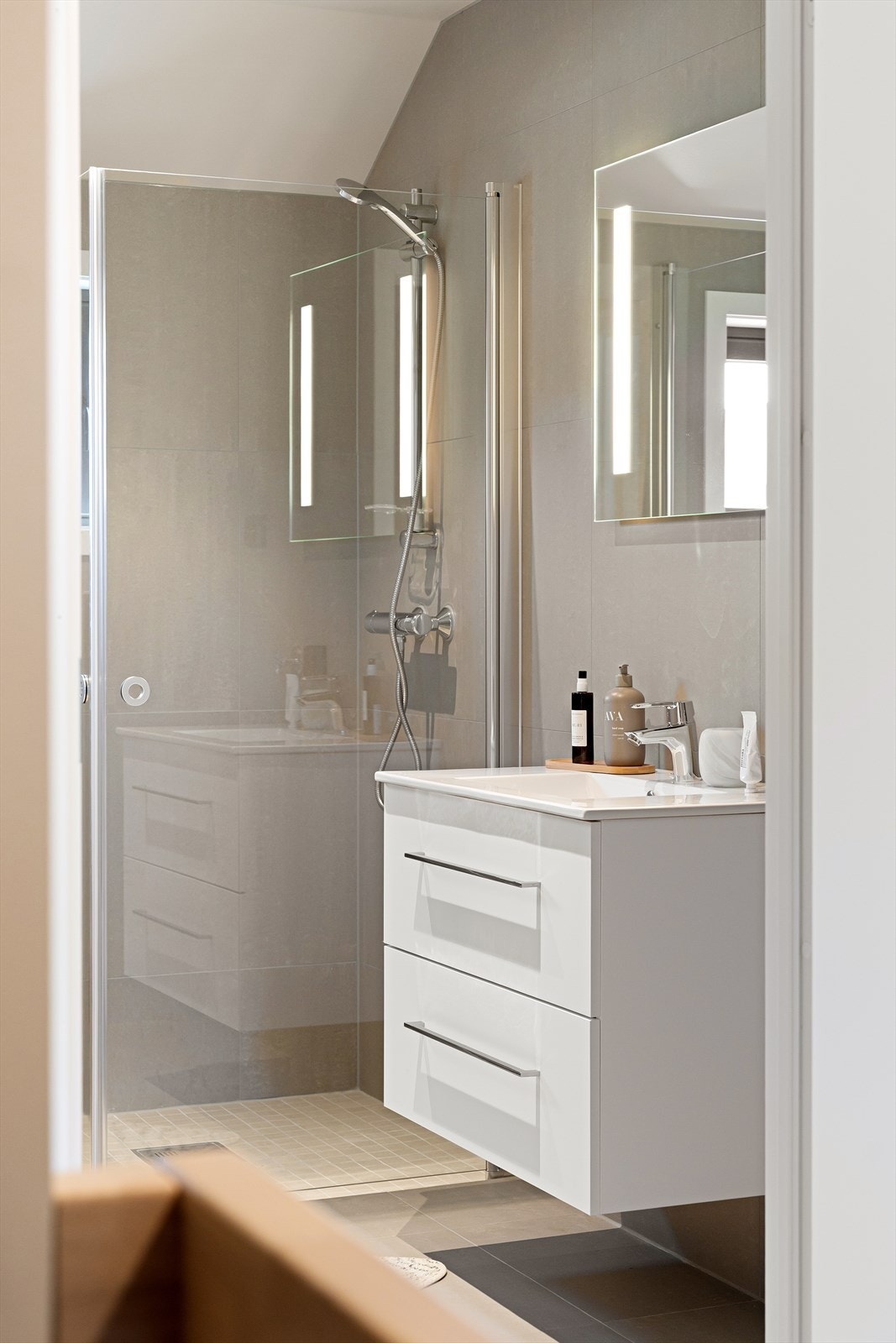 Baderom. (bilde tatt fra bolig 118) Galleribilde